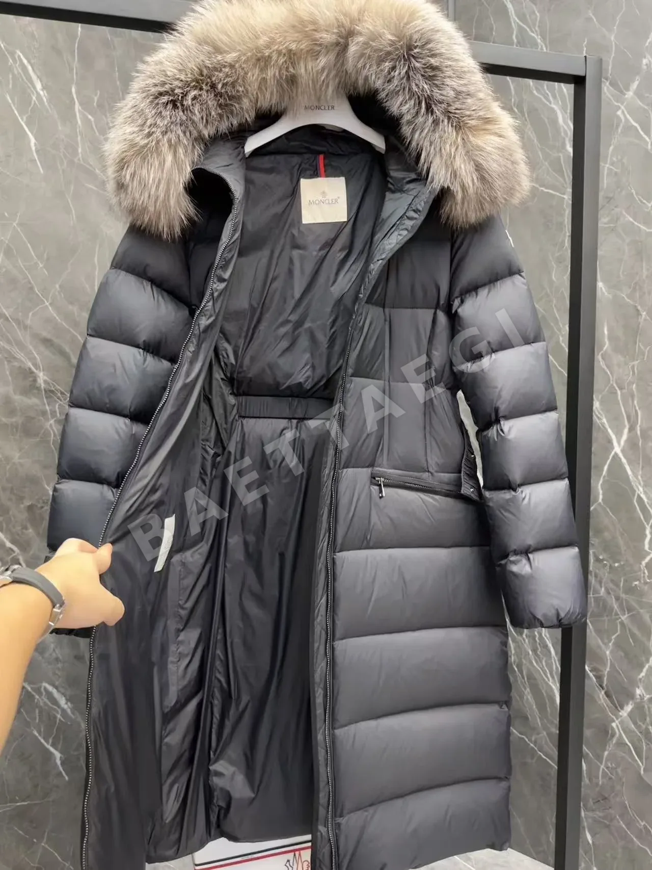 몽클레르 보에딕 여자 패딩 상세 이미지 6