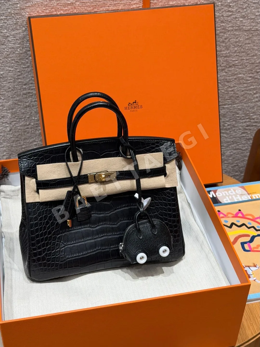 에르메스 버킨 25 블랙 매트 악어가죽 가방 상세 이미지 2