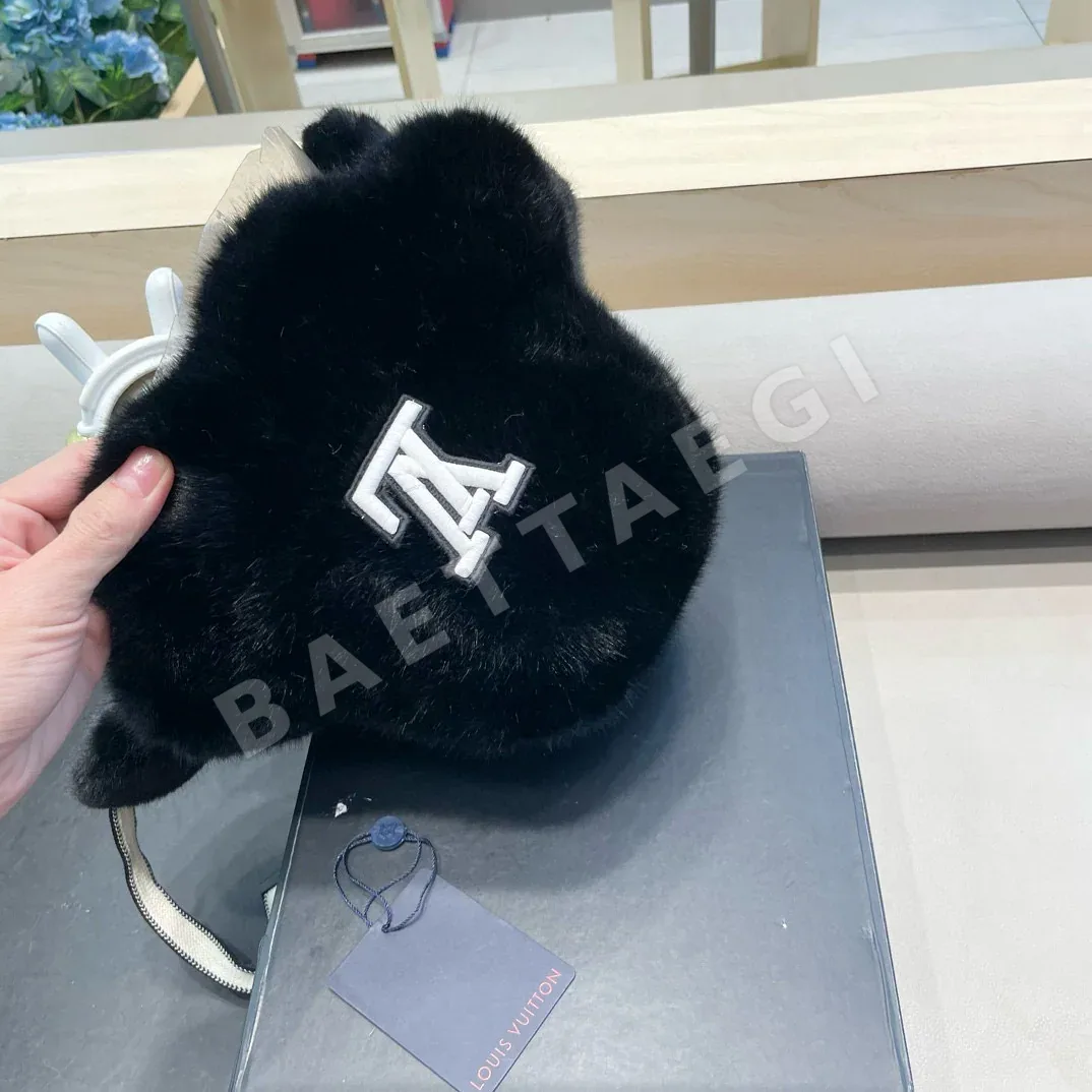 루이비통 페이크 밍크 퍼 화이트 여성용 피셔맨 모자 상세 이미지 6