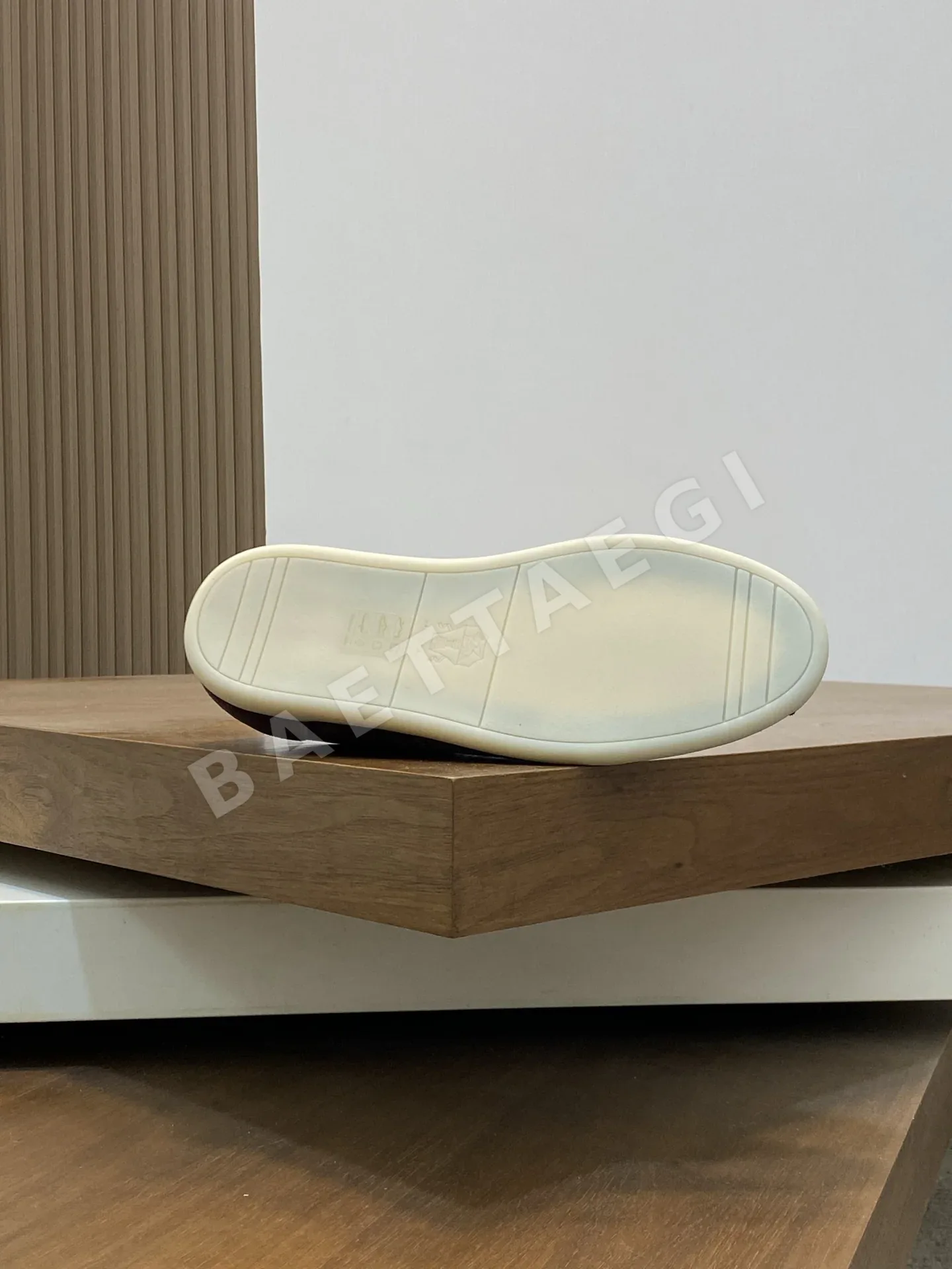 브루넬로쿠치넬리 워시드 스웨이드 러버솔 신발 상세 이미지 9