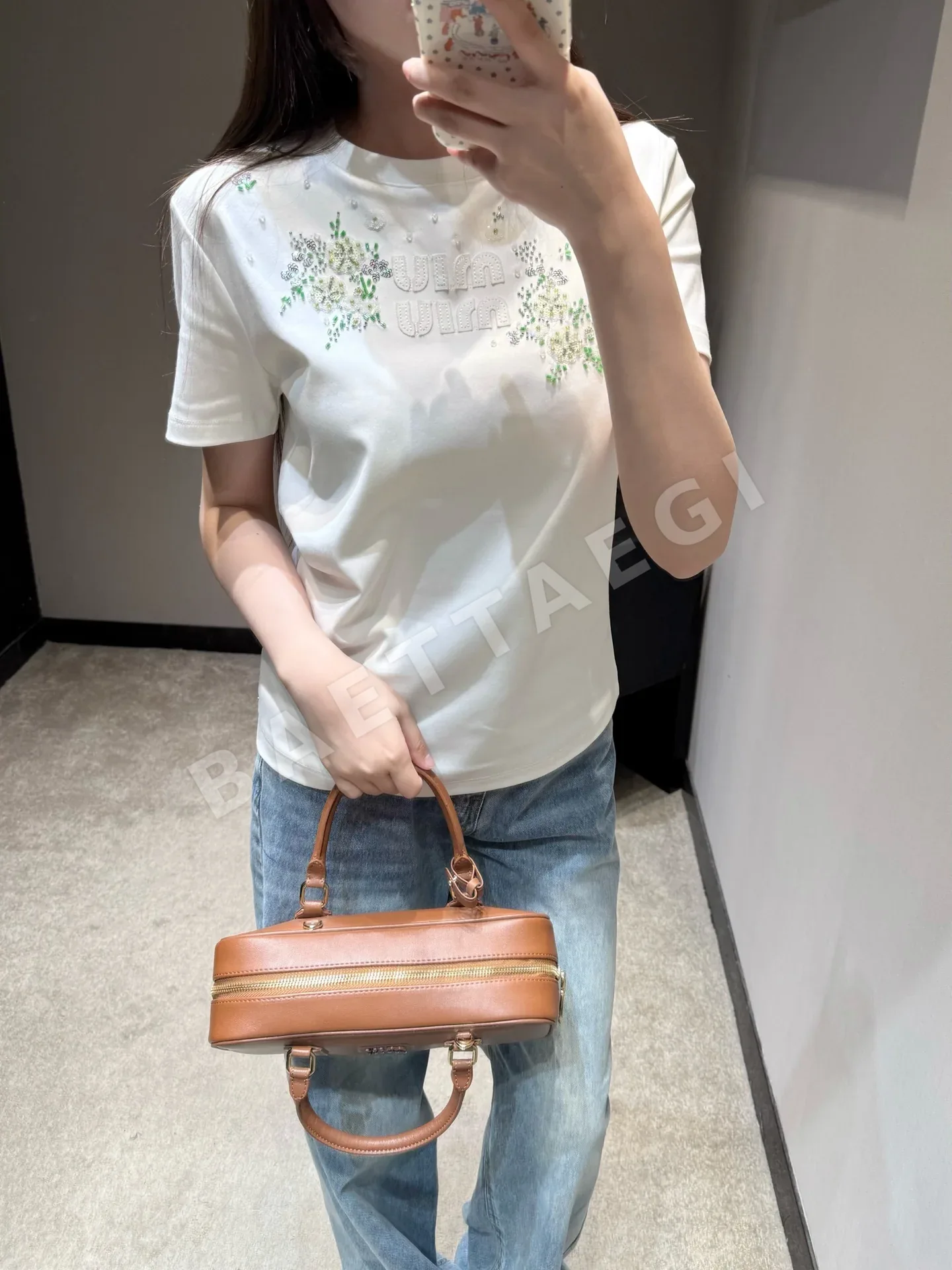 미우미우 핸드 비즈 자수 반팔 티셔츠 상세 이미지 8