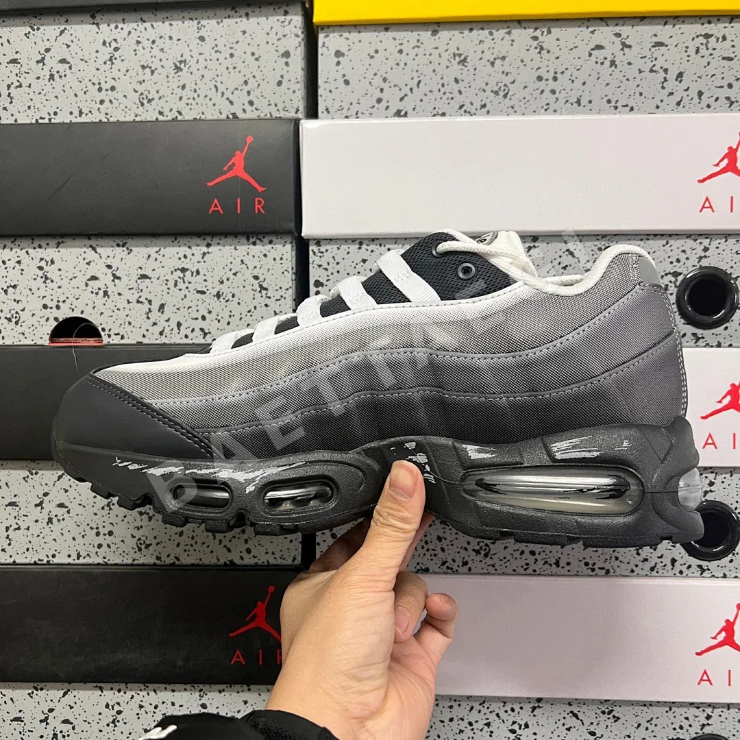 나이키 [GX] 에어 맥스 그레이 II7404-100 201249 Nike Air Max Muscle 95 Yu-Gi-Oh! Jonouchi 상세 이미지 4