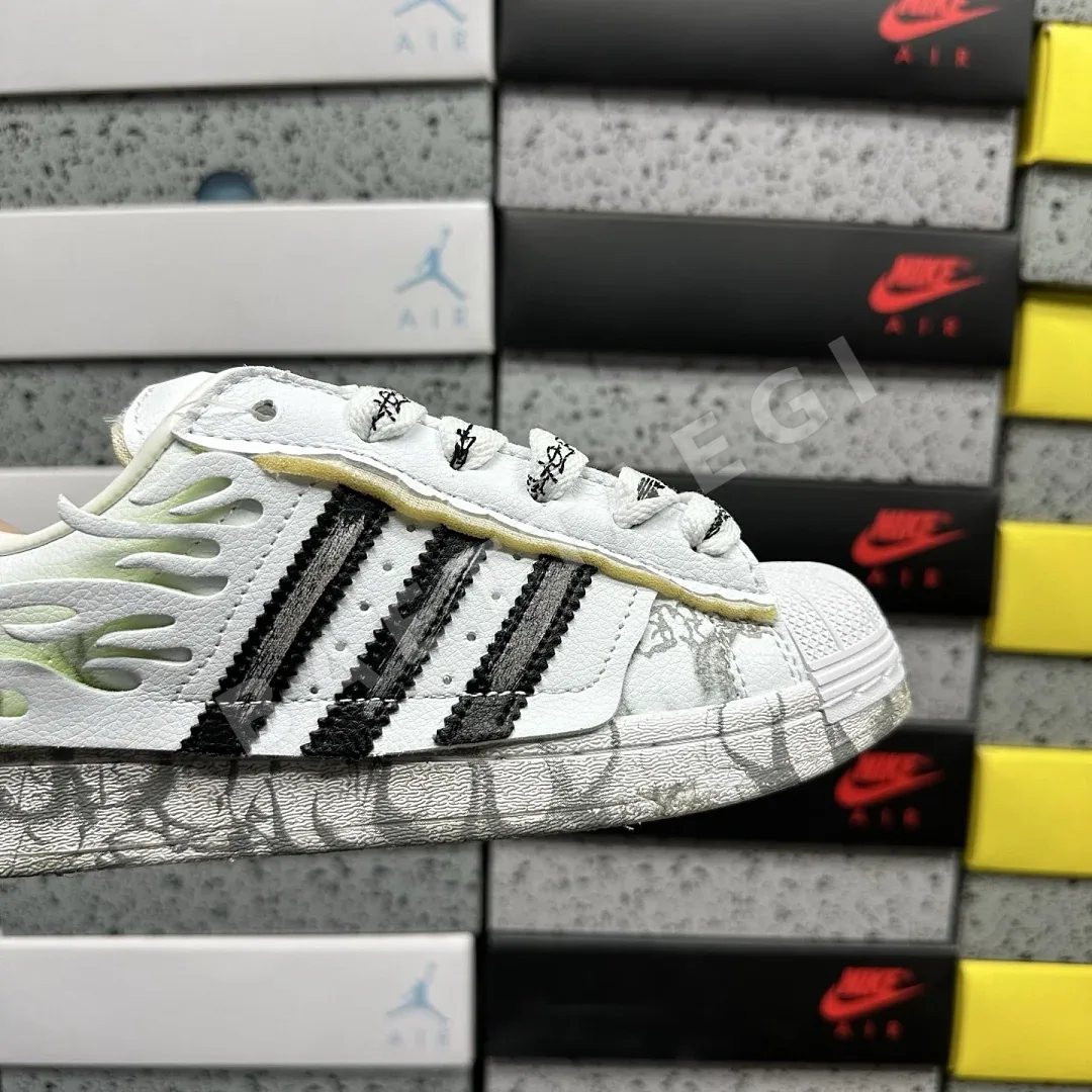 아디다스 [XD] 슈퍼스타 KI5305 200840 Adidas Superstar Hellstar White 상세 이미지 3