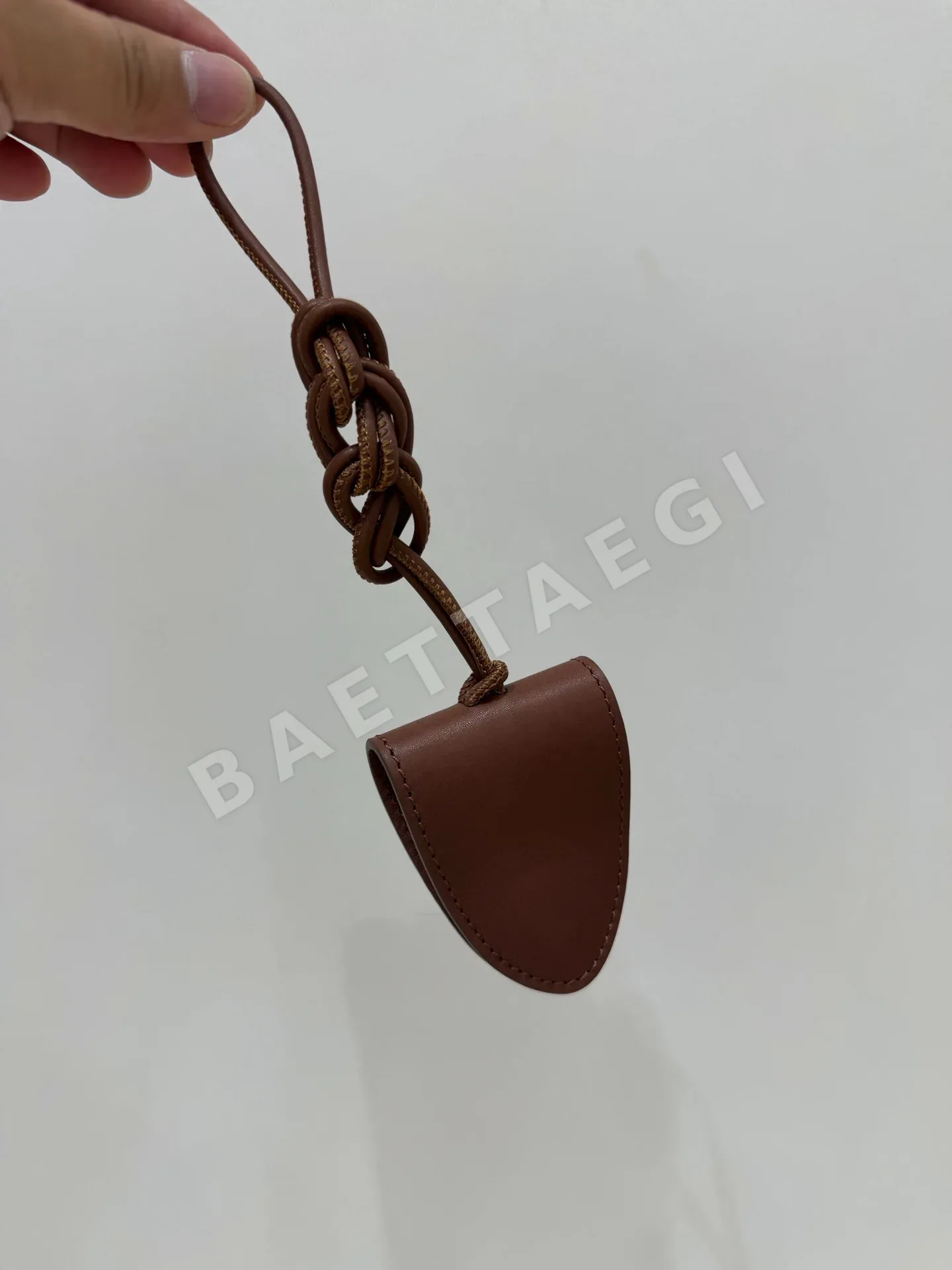 더로우 렌가색 가죽 키링 상세 이미지 2