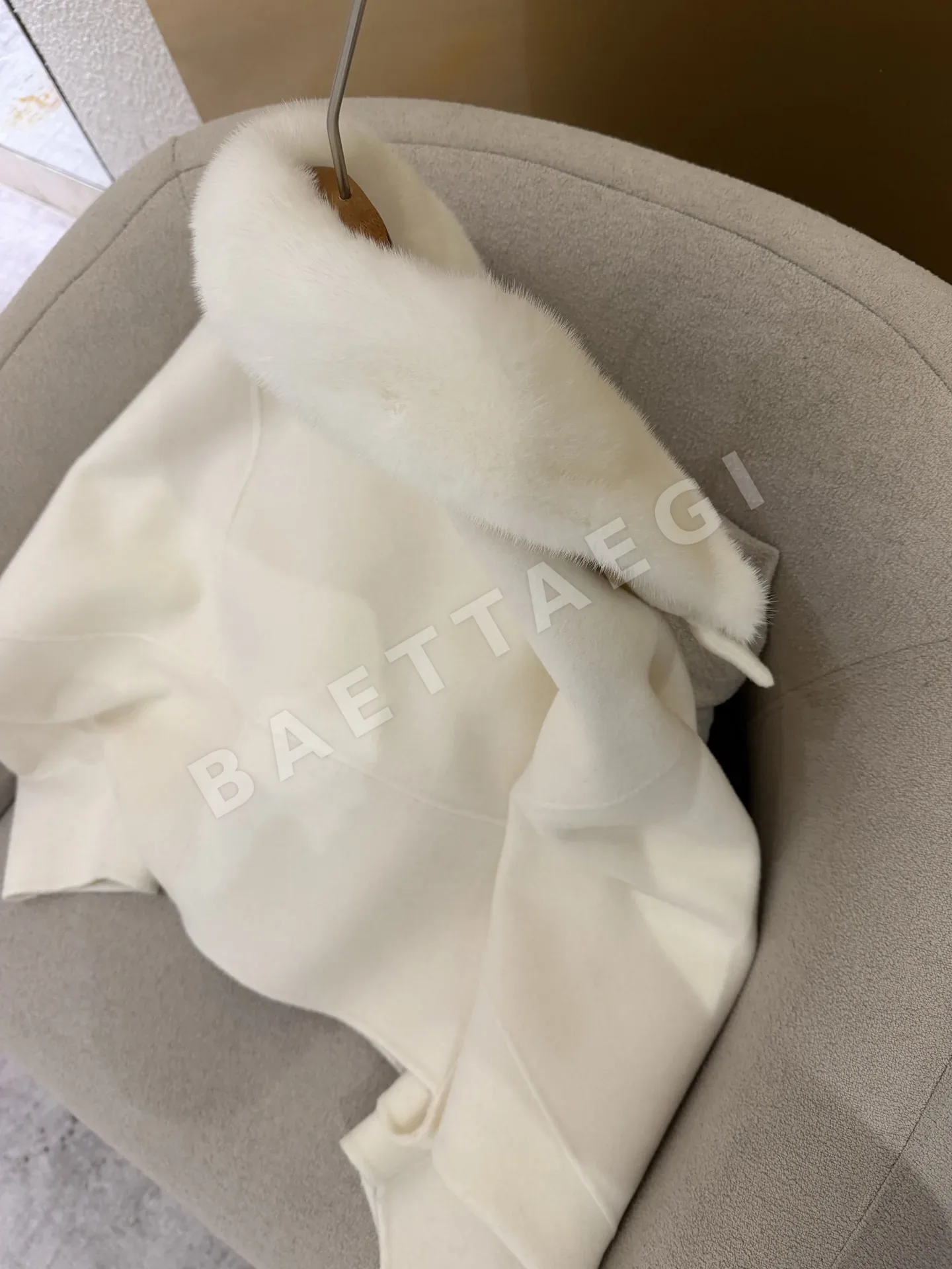 브루넬로쿠치넬리 화이트 여성 자켓 상세 이미지 6
