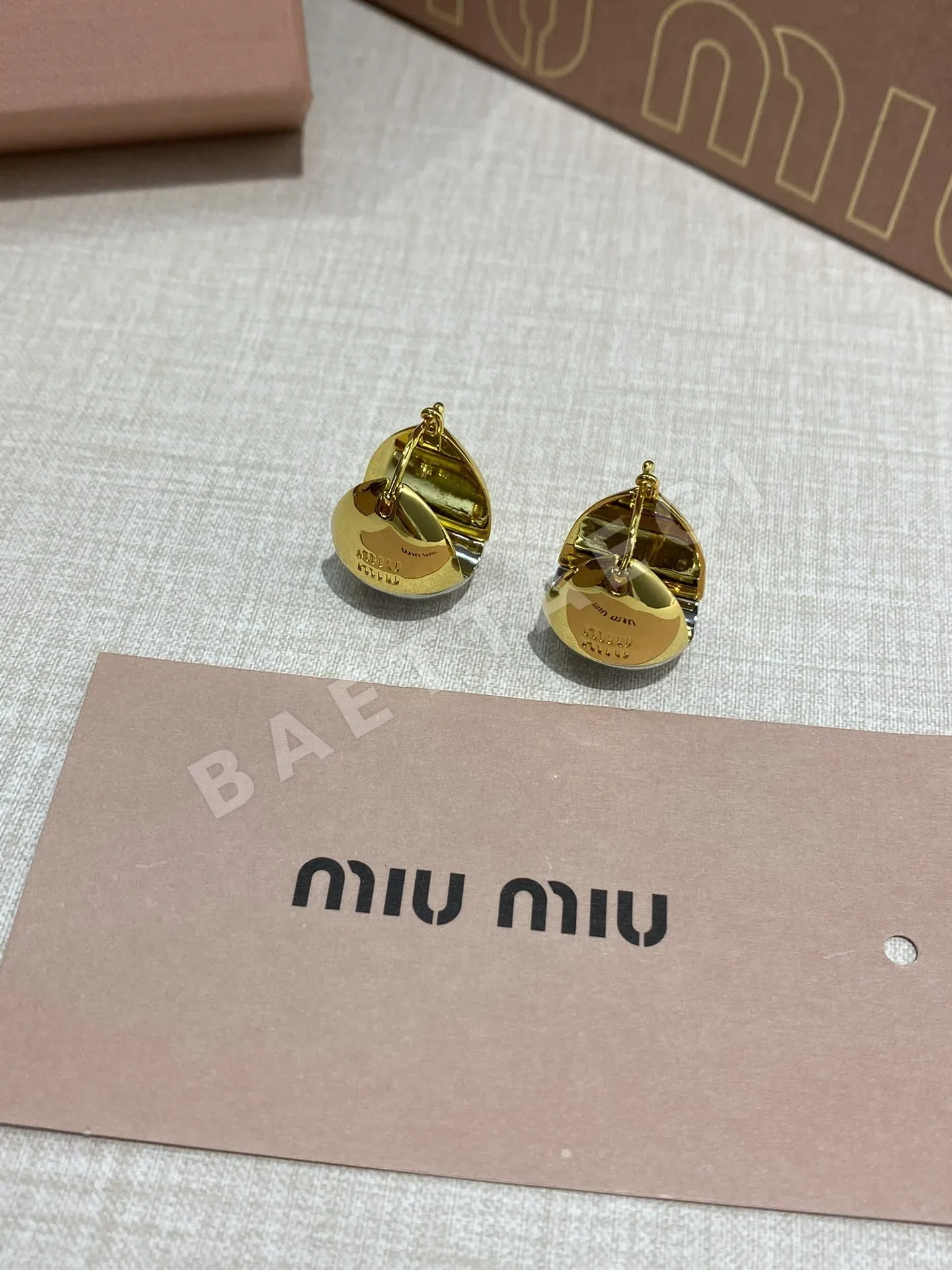 미우미우 투톤 티어드롭 귀걸이 상세 이미지 2