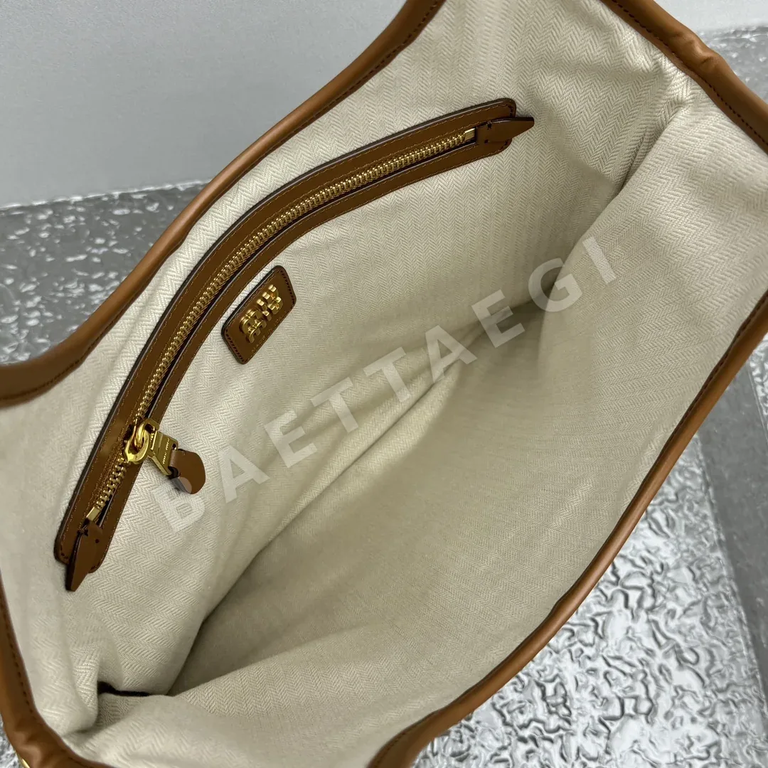 미우미우 패치워크 브라운 호보백 상세 이미지 7
