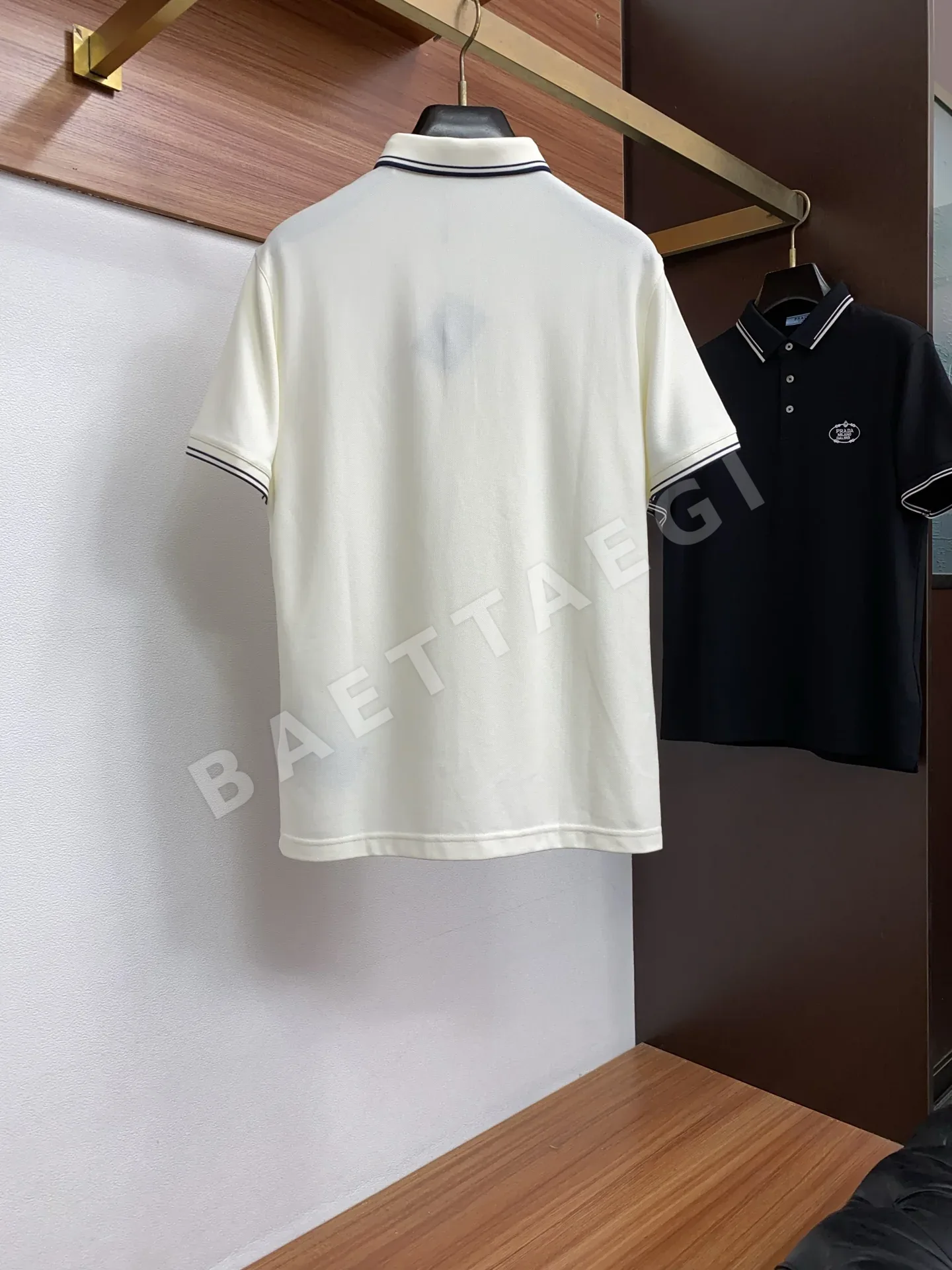프라다 남성 폴로 카라 반팔 티셔츠 상세 이미지 9