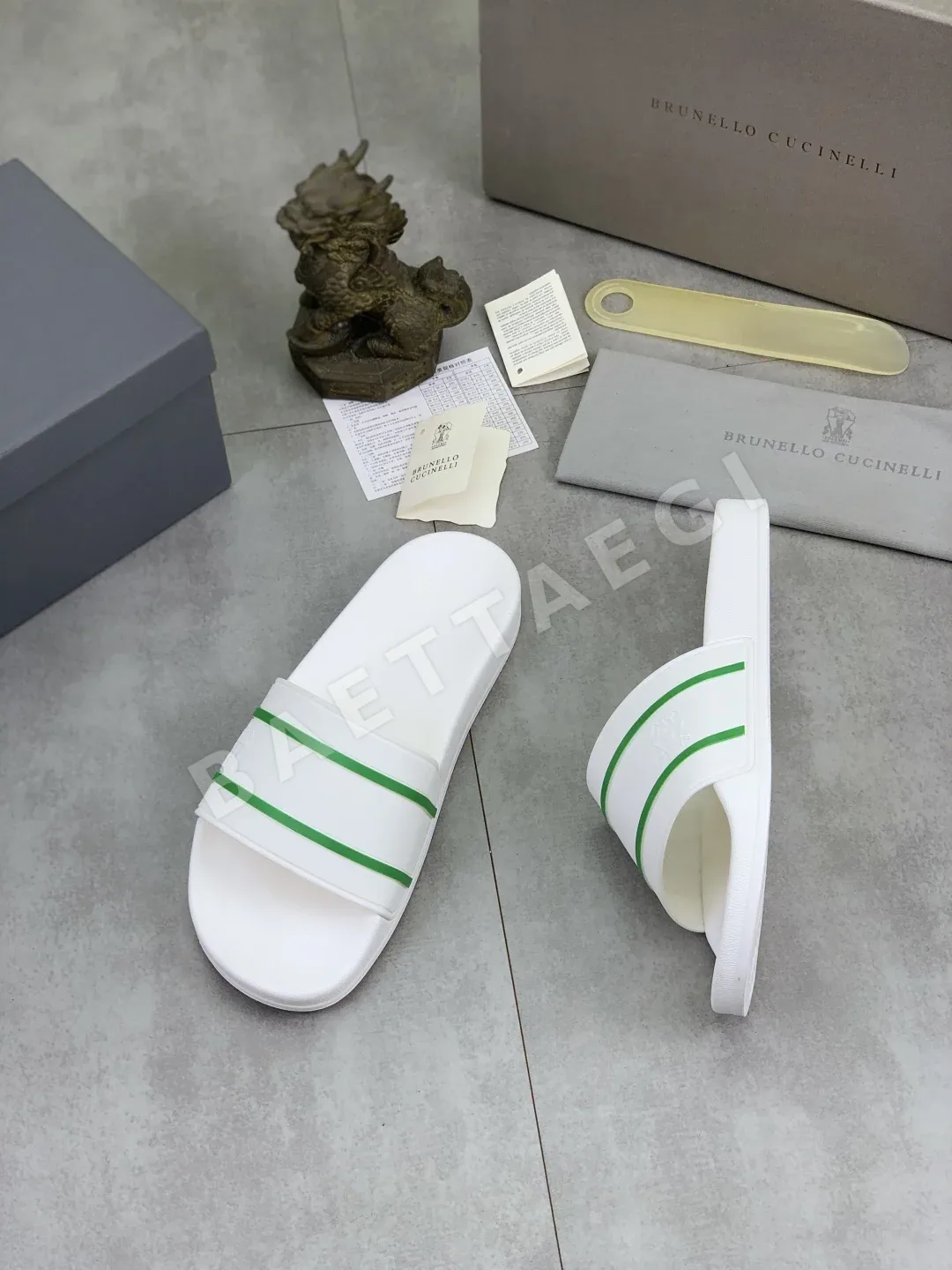 브루넬로쿠치넬리 워시드 스웨이드 캐주얼 슬리퍼 상세 이미지 3