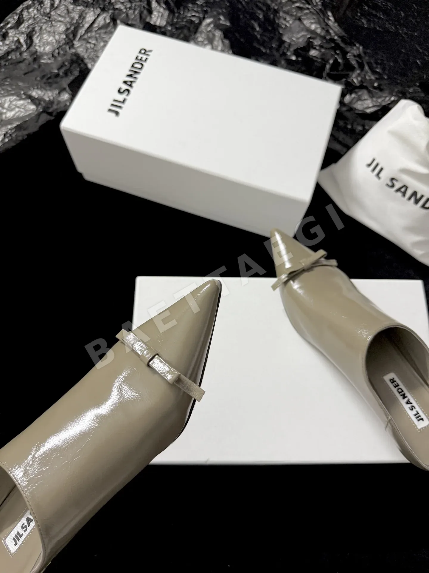 질샌더 미니멀 리본 포인트 가죽 뮬 상세 이미지 6