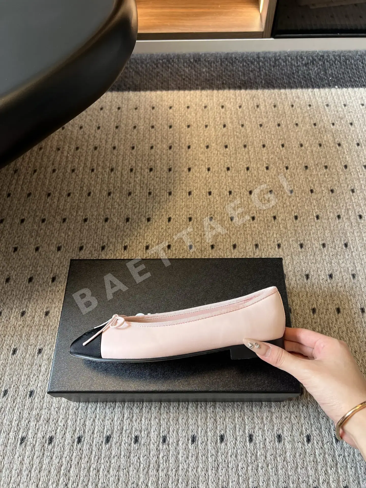 샤넬 발레리나 여성 나비 매듭 장식 상세 이미지 5