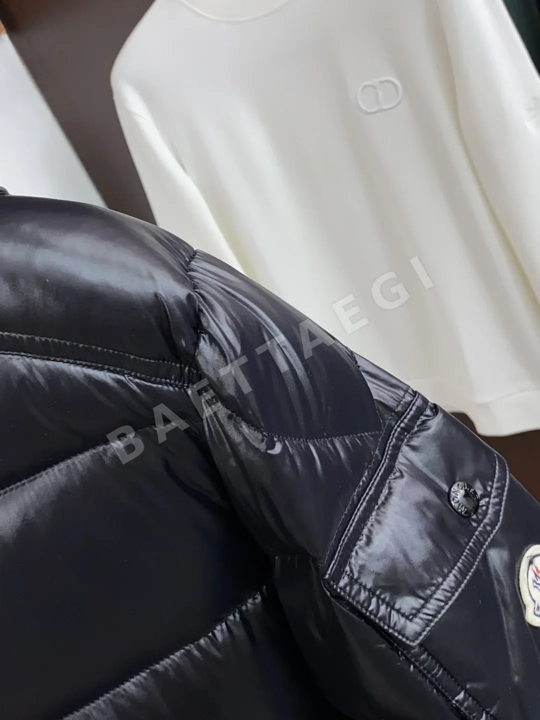 몽클레르 마야(Moncler Maya) 후드 쇼트 다운 자켓 상세 이미지 4