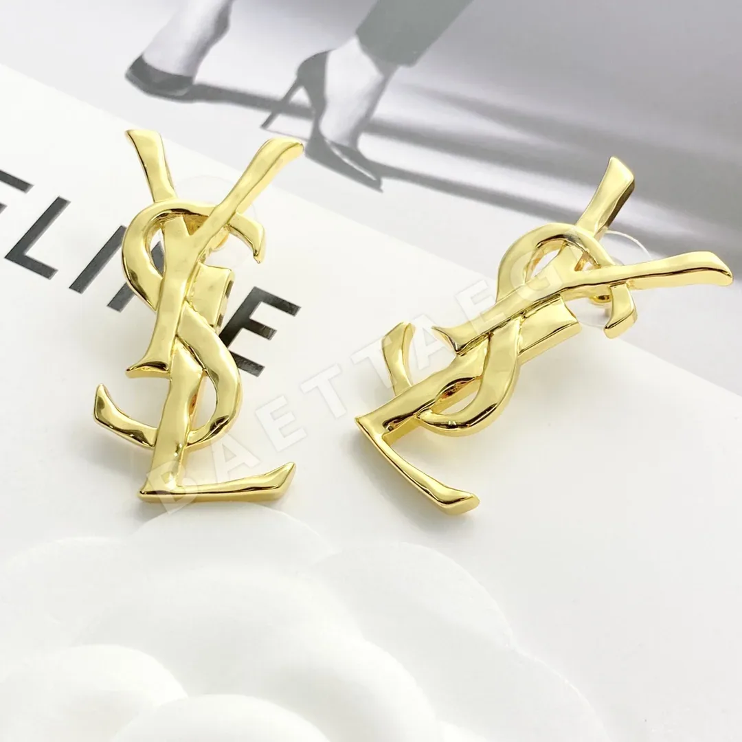 생로랑 YSL 로고 광택 귀걸이 상세 이미지 5