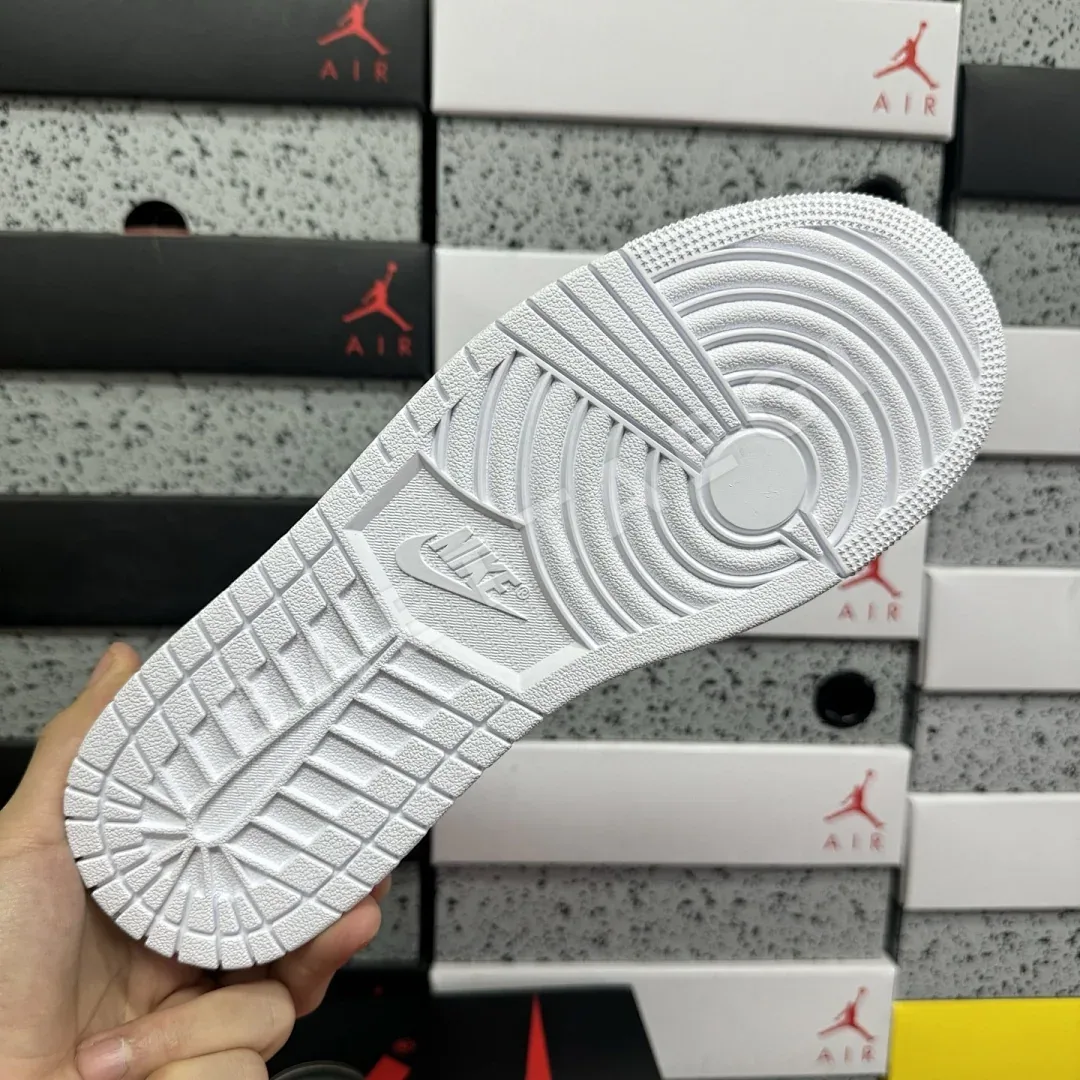 나이키 [GX] 조던 1 레트로 하이 화이트 AA3834-100 201357 Nike Jordan 1 Retro High Virgil Abloh 상세 이미지 5