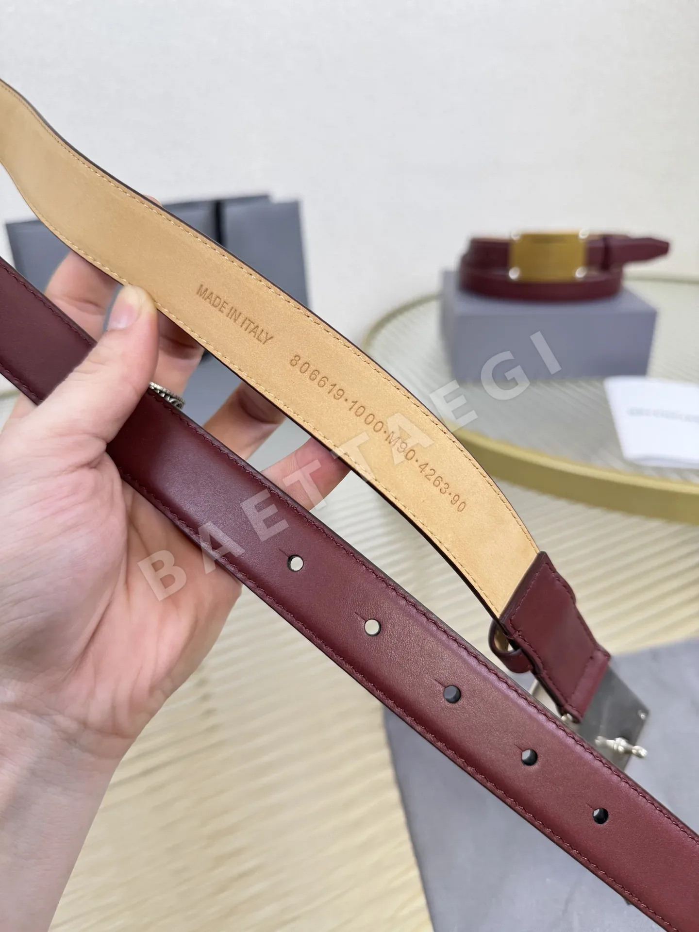 발렌시아가 빈티지 황동 장식 송아지가죽 벨트 상세 이미지 6