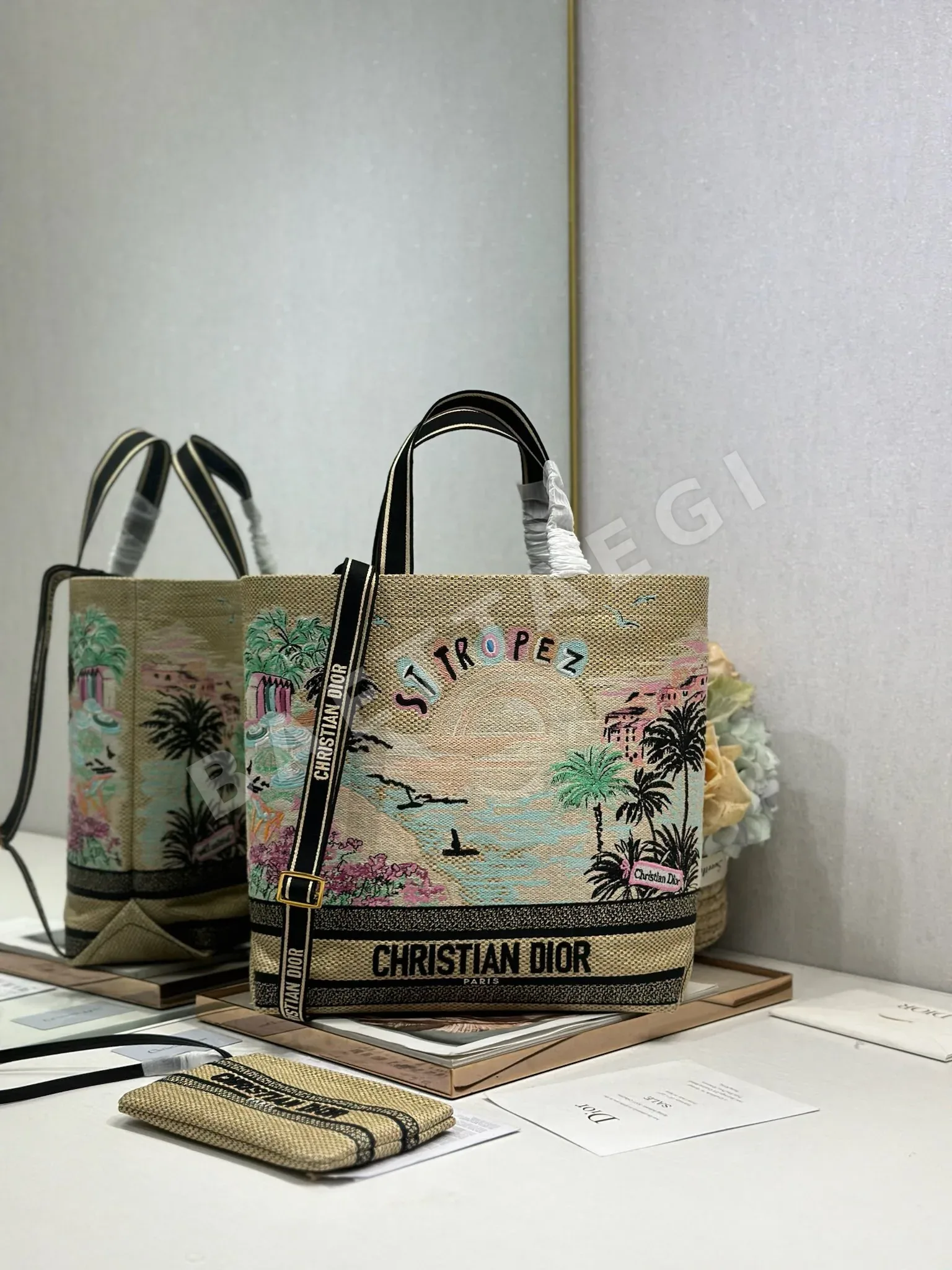 디올 시티 포스트카드 토트백 196736