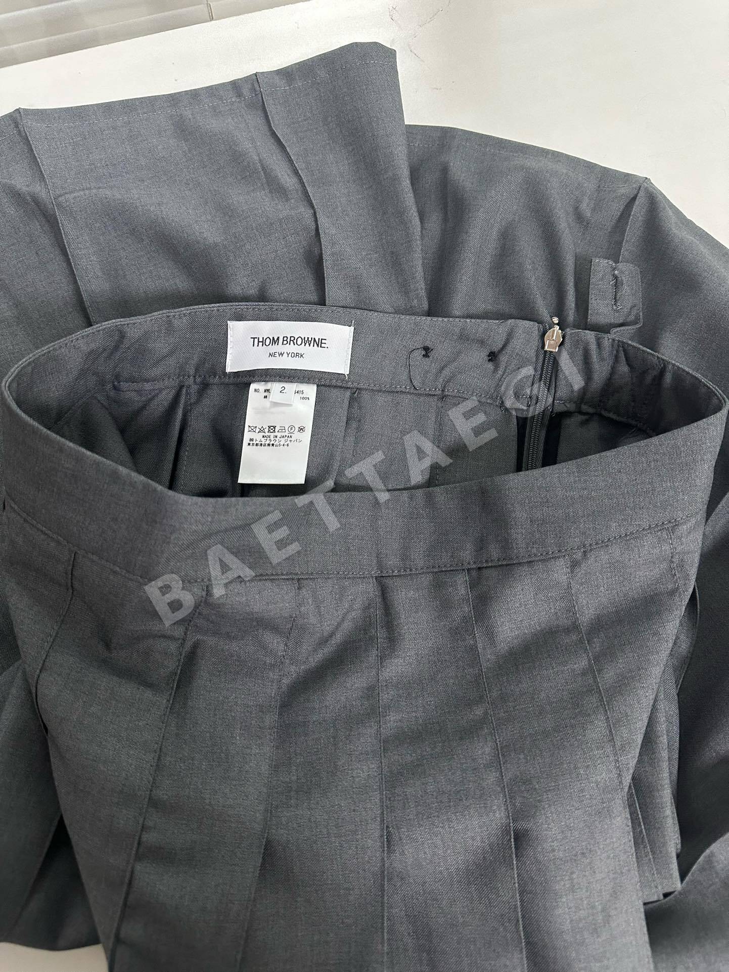 톰브라운 TB 플리츠 맥시 스커트 상세 이미지 9