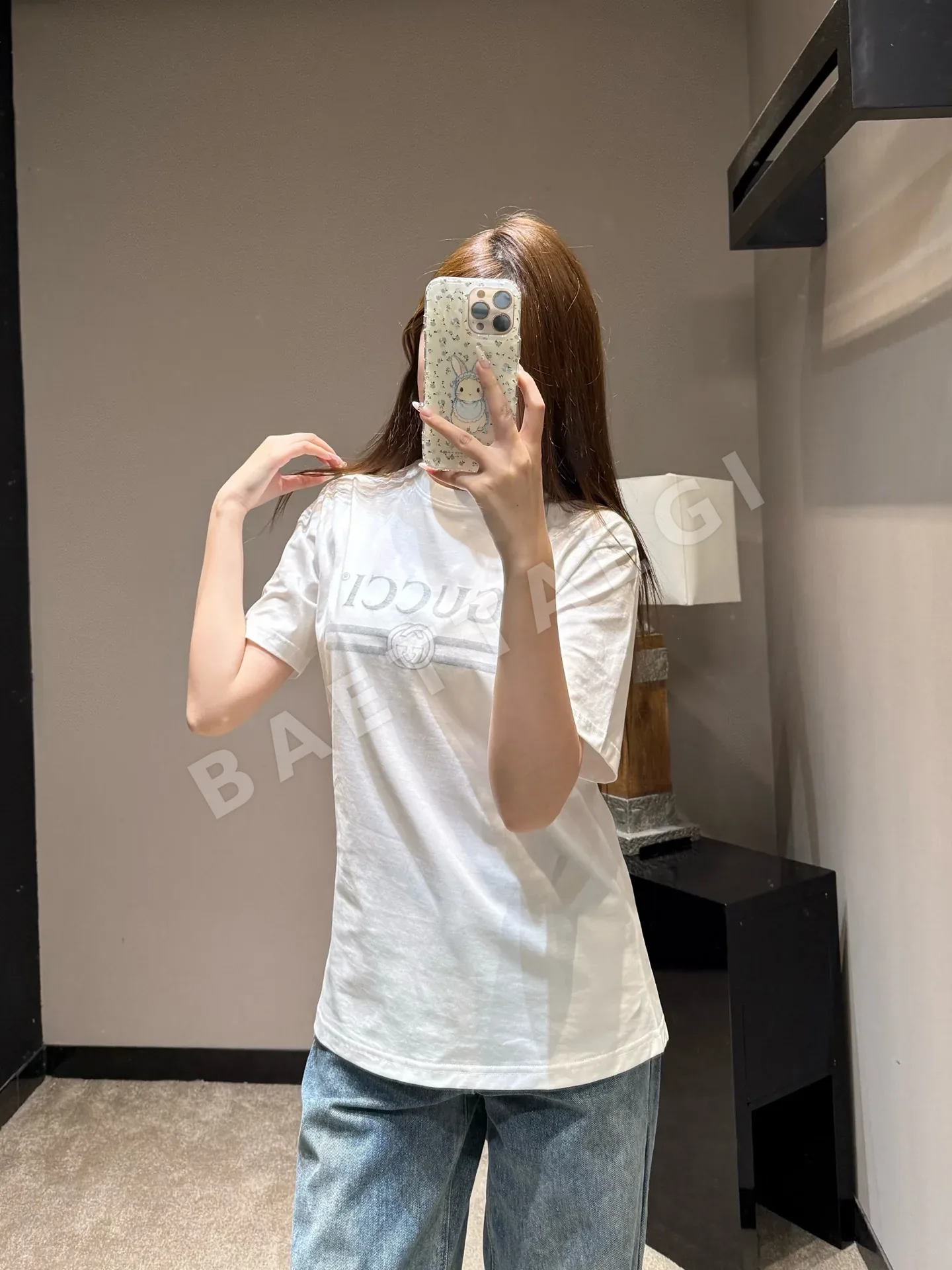 구찌 레터 프린트 크루넥 반팔 티셔츠 상세 이미지 3