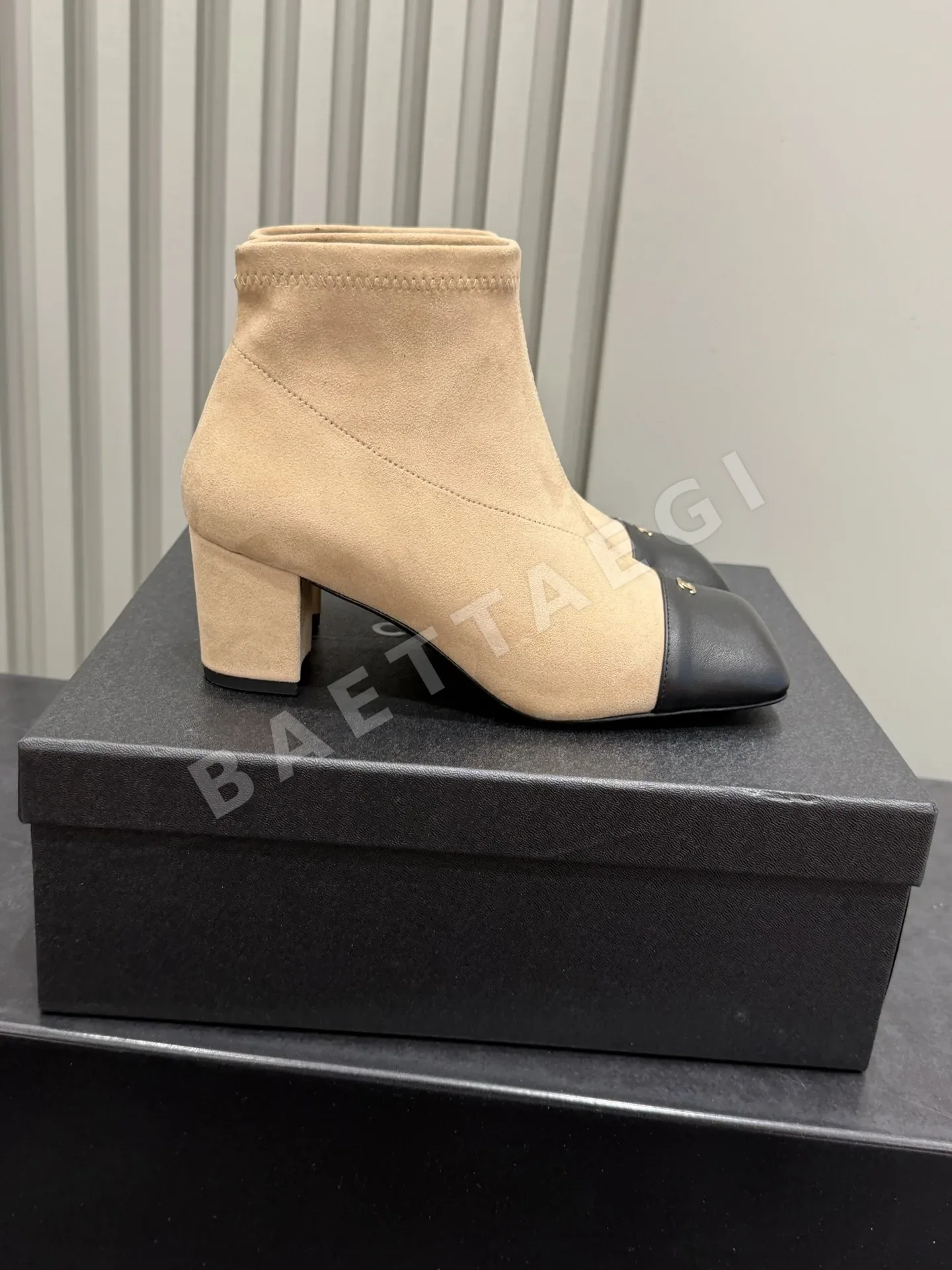 샤넬 부츠 스웨이드 스퀘어 토 178859