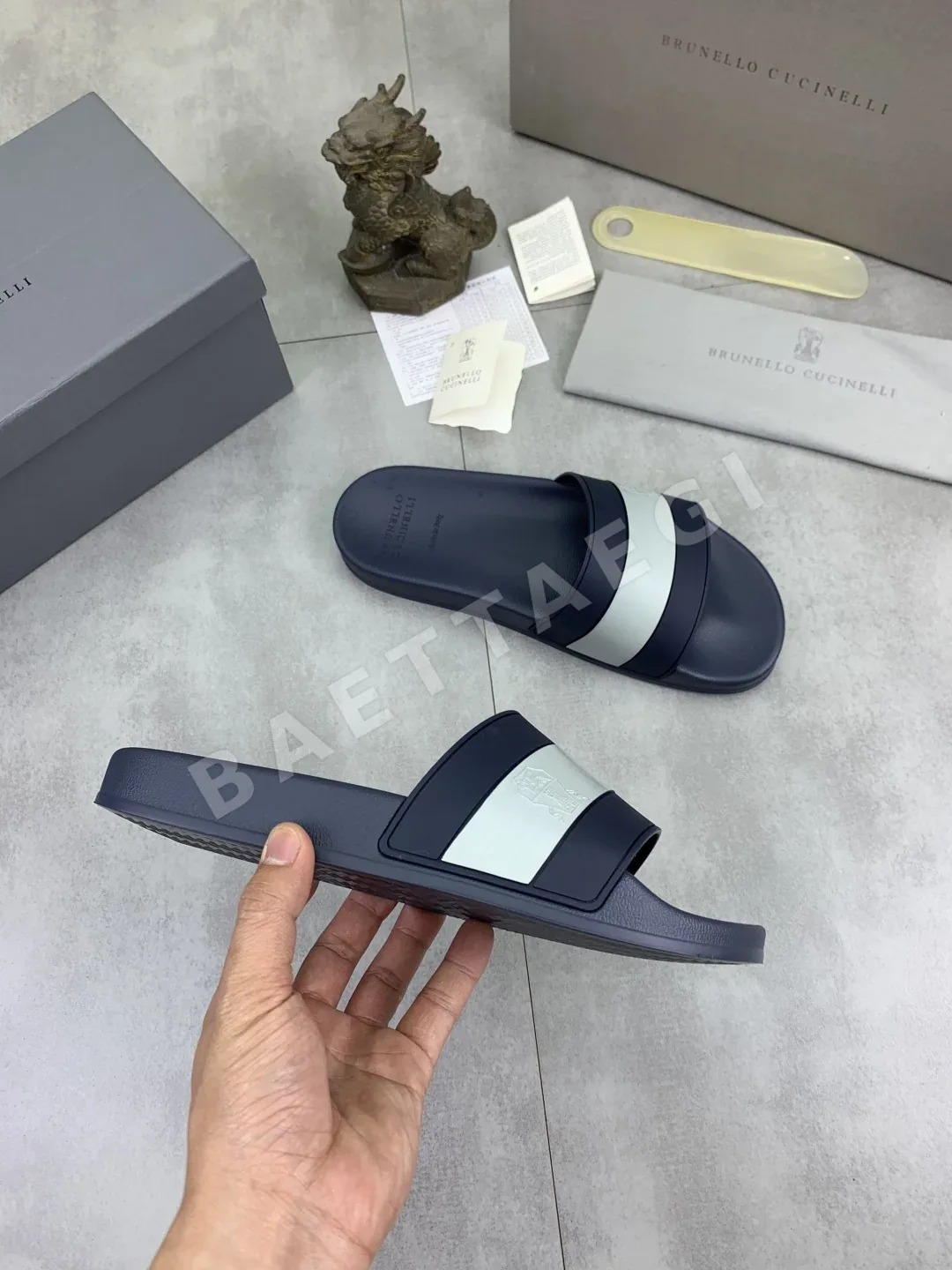 브루넬로쿠치넬리 워시드 스웨이드 캐주얼 슬리퍼 상세 이미지 6