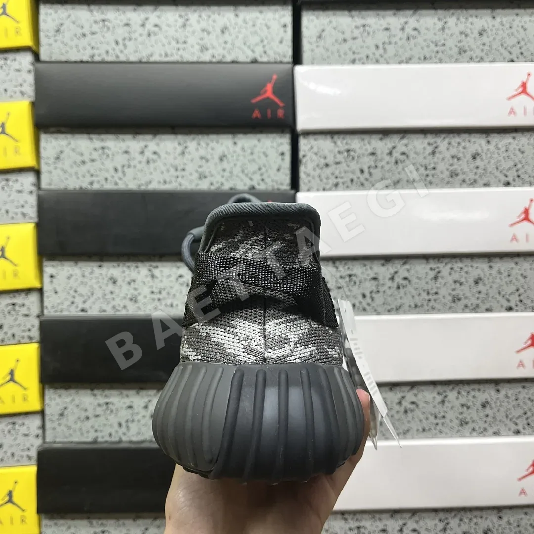 아디다스 [R] 이지 부스트 350 V2 ID4811 200758 Adidas Yeezy Boost 350 V2 상세 이미지 9