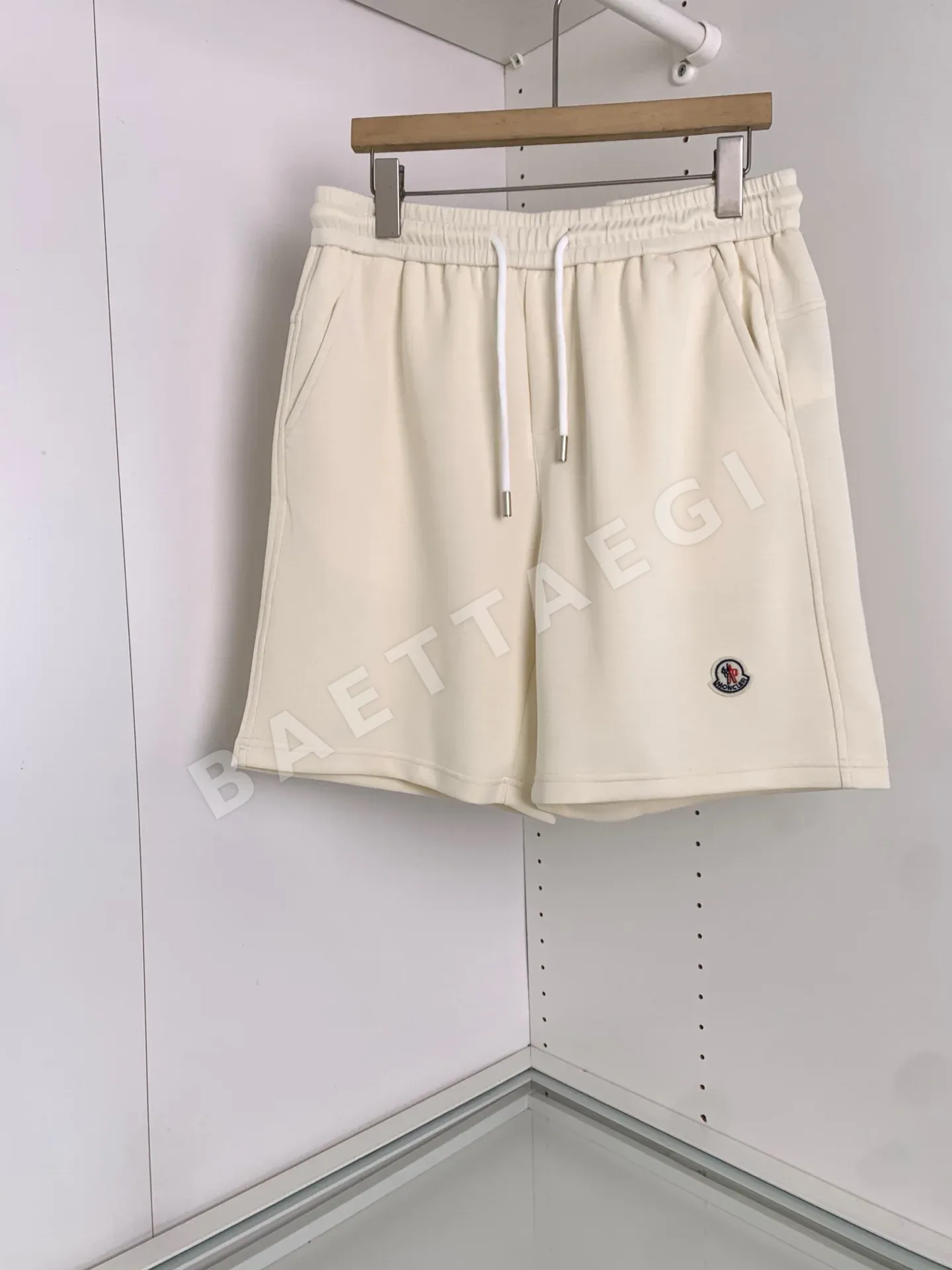 몽클레르 네이비 베이지 캐주얼 남성 반바지 129891