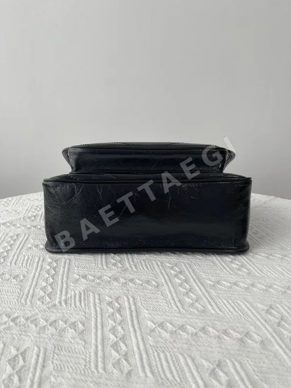 생로랑 니키 블랙 페인트 체인 숄더백 28CM633158 상세 이미지 4