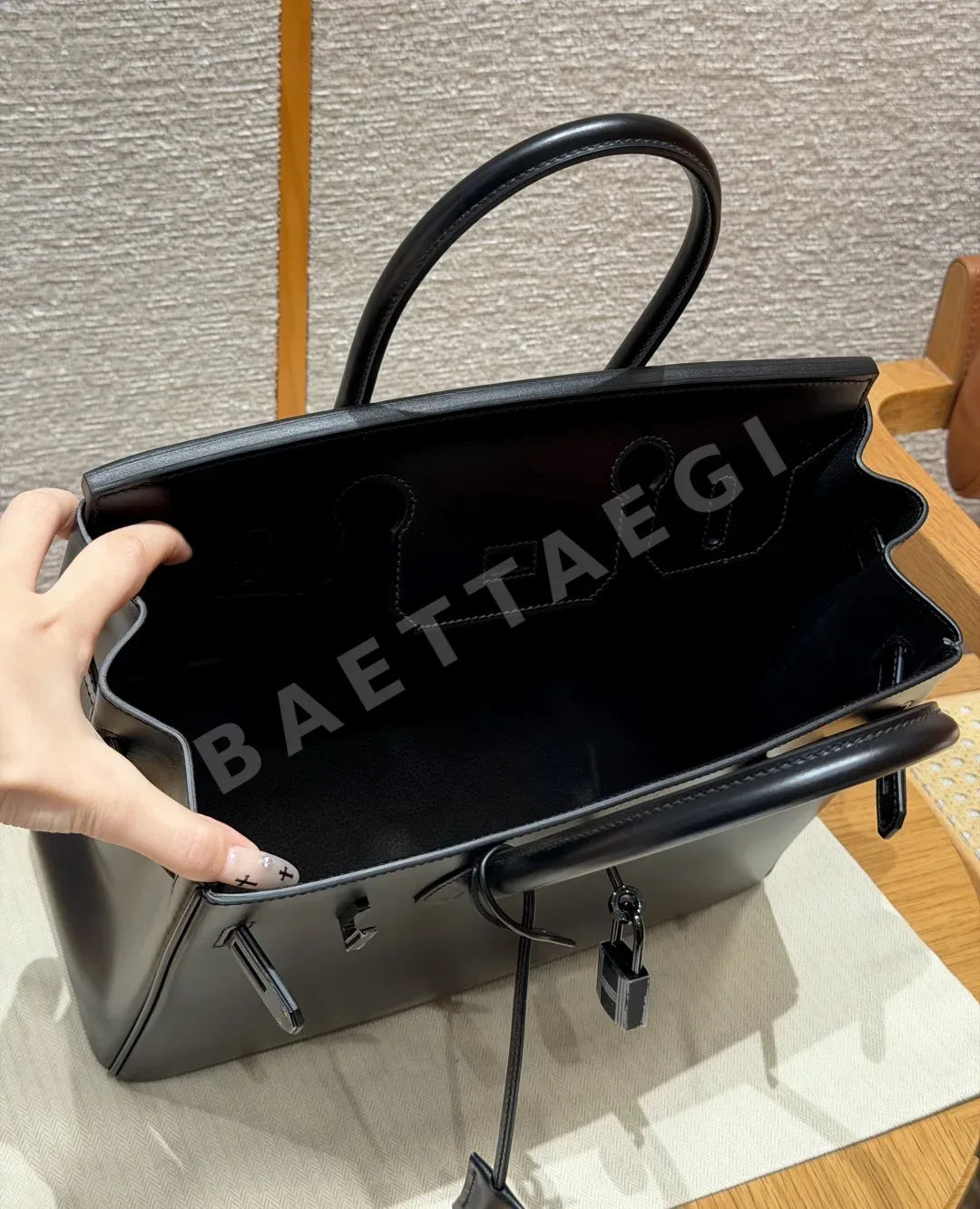 에르메스 버킨 30 블랙 가방 상세 이미지 6