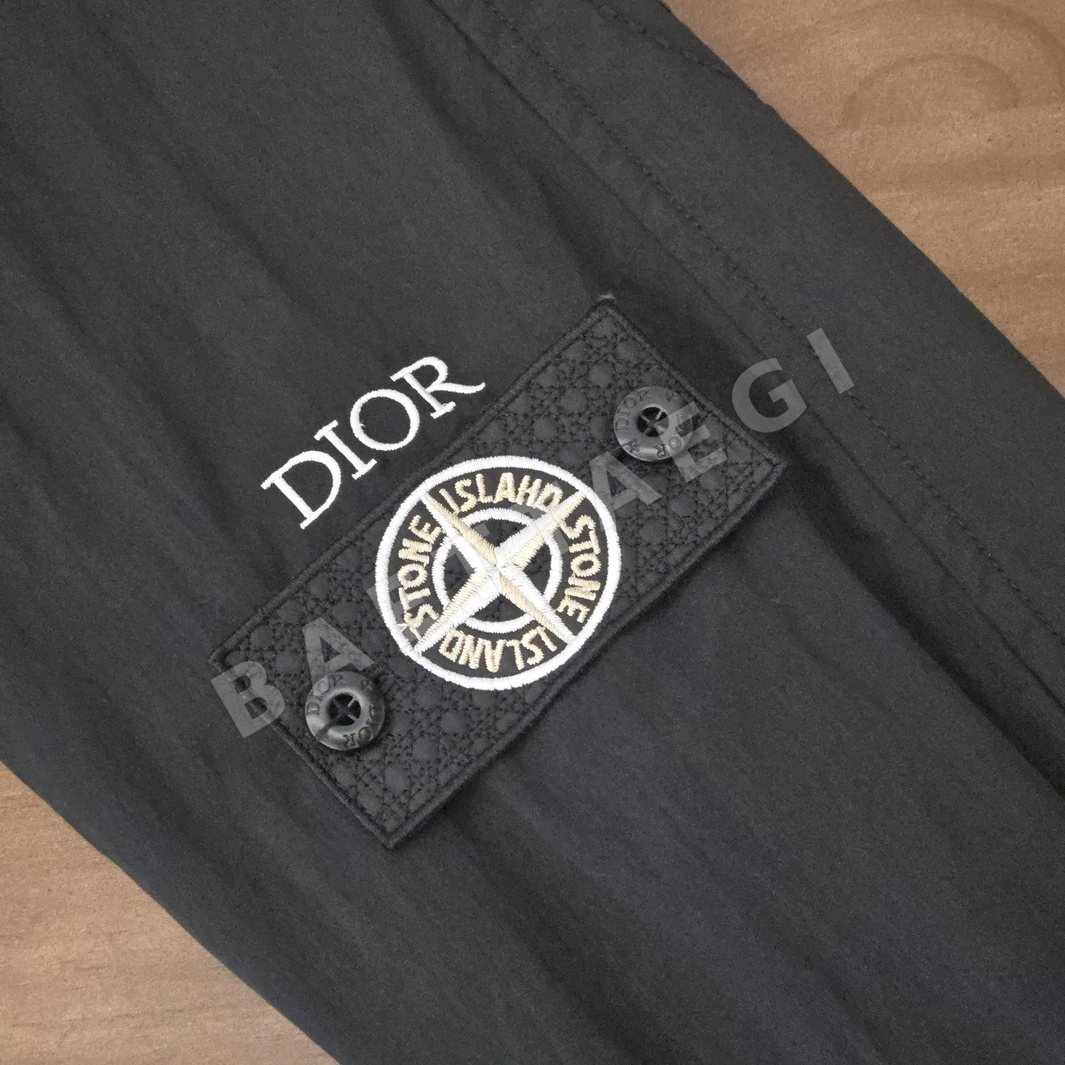 스톤아일랜드 디올 스톤아일랜드 CD x Stone Island 봄버 재킷, 사이즈 44, 46, 48, 50 상세 이미지 5