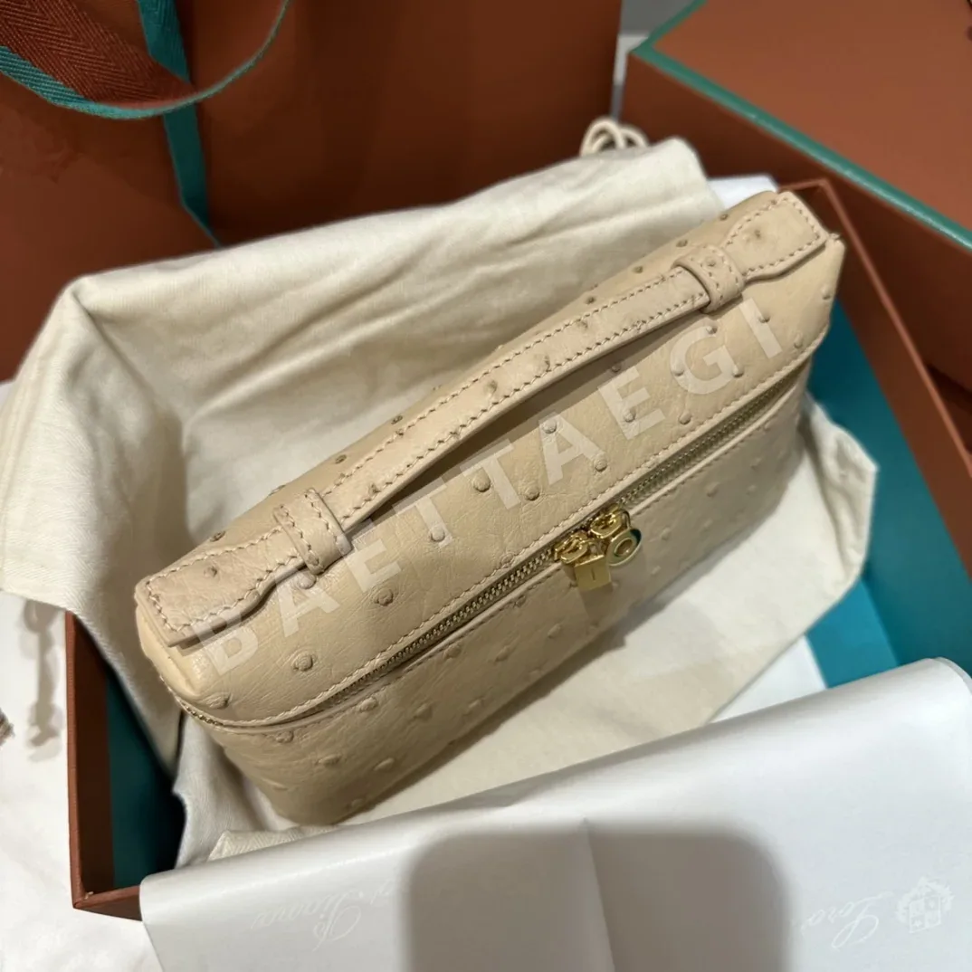 로로피아나 밀크티 타조가죽 크로스바디백 상세 이미지 5