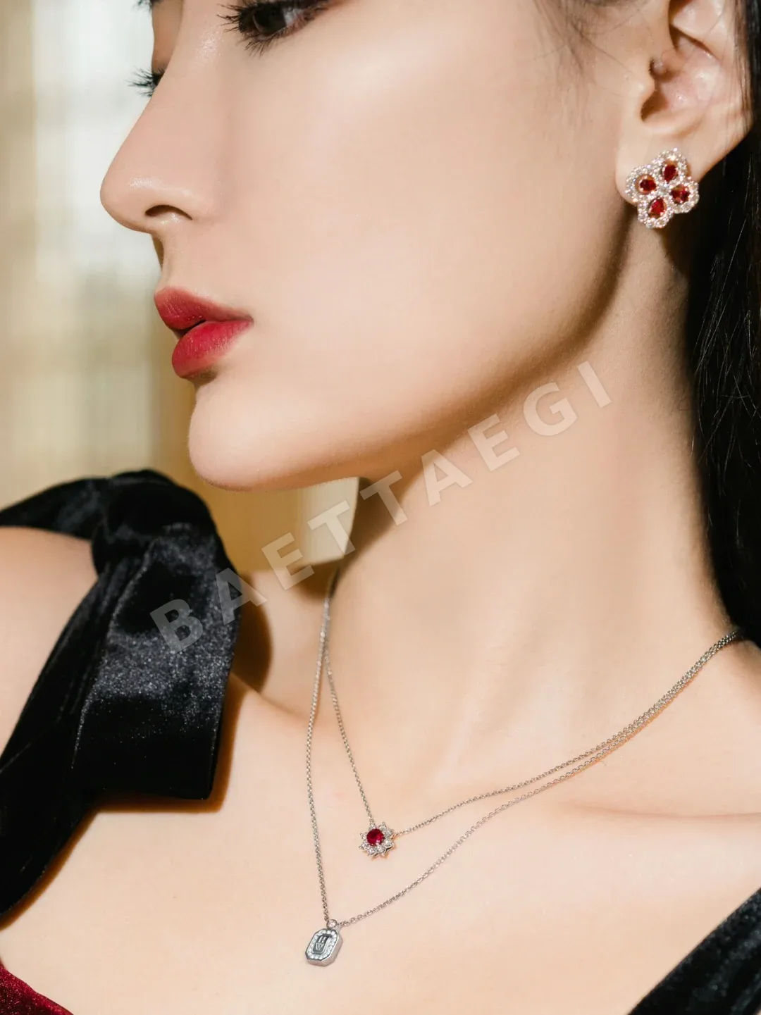 해리윈스턴 루프 다이아몬드 플래티넘 귀걸이 상세 이미지 2