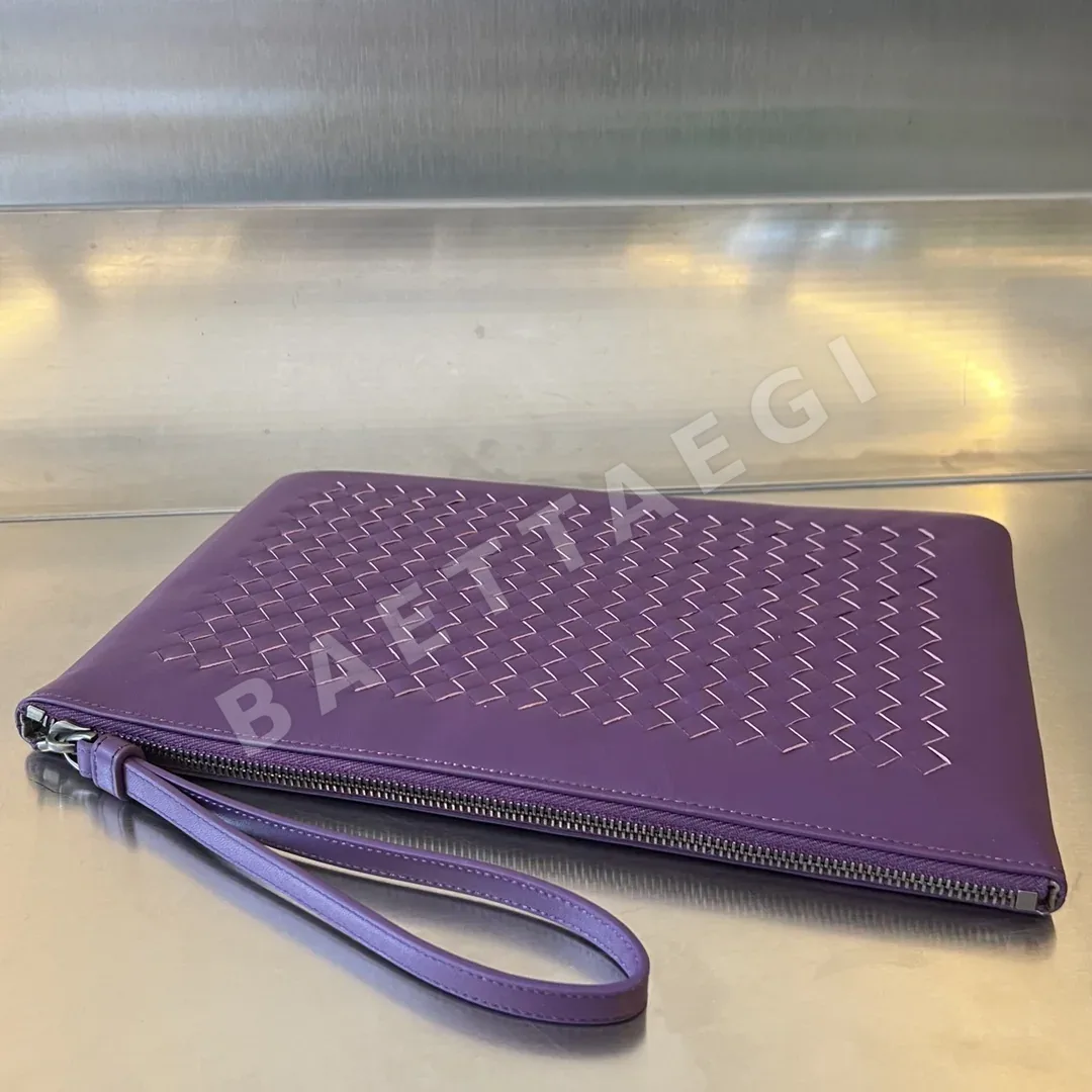 보테가베네타 나비 모양 지퍼 클러치 가방 256405 4820 상세 이미지 2