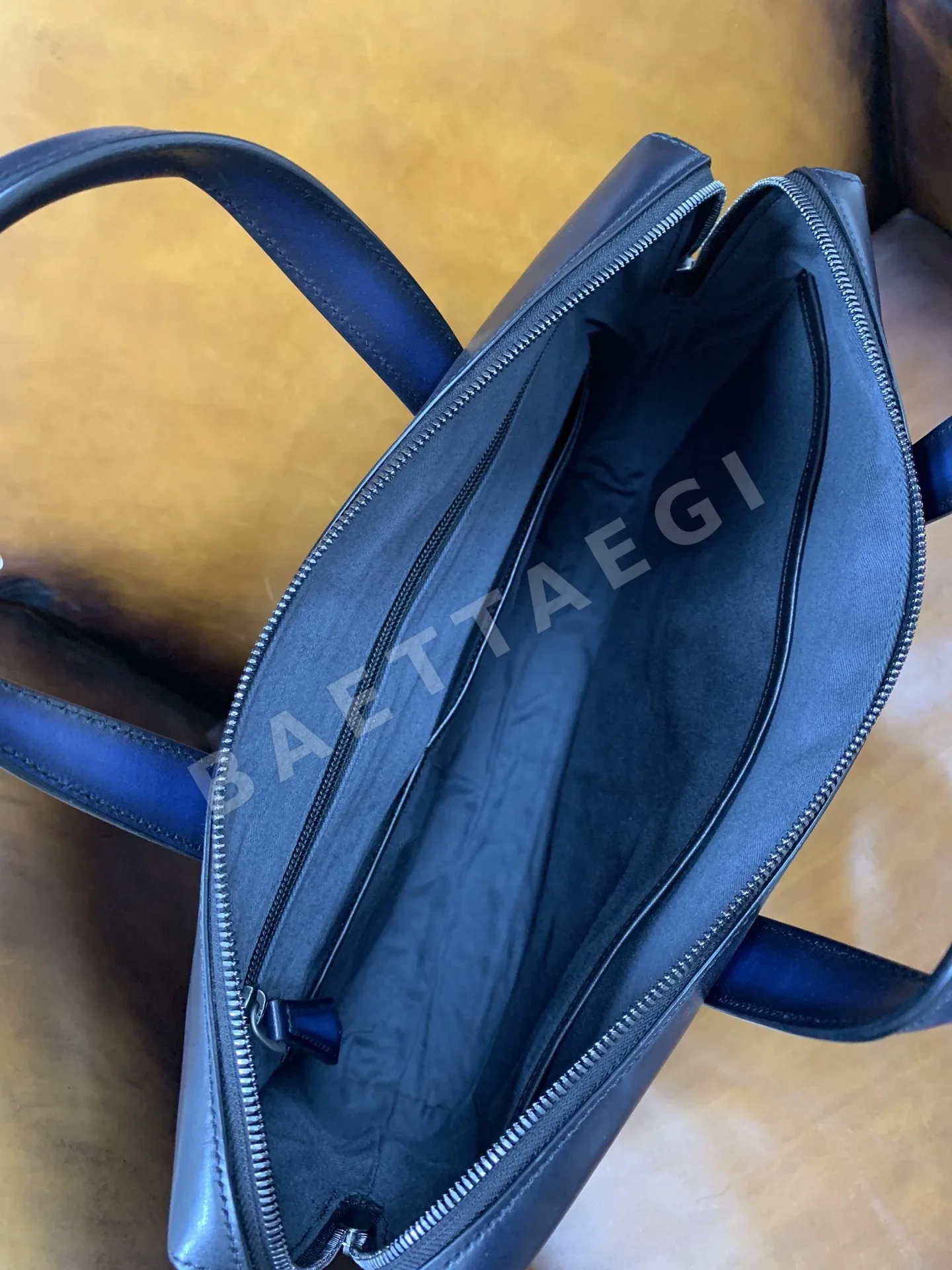 벨루티 카프스킨 브리프케이스 가방 상세 이미지 6