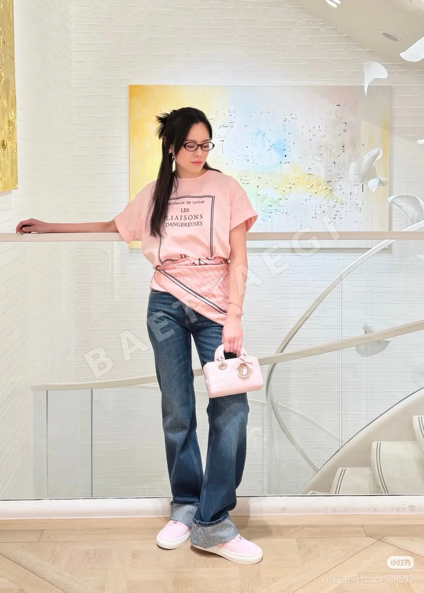 디올 여성 로고 프레임 라운드넥 반팔 티셔츠 상세 이미지 4