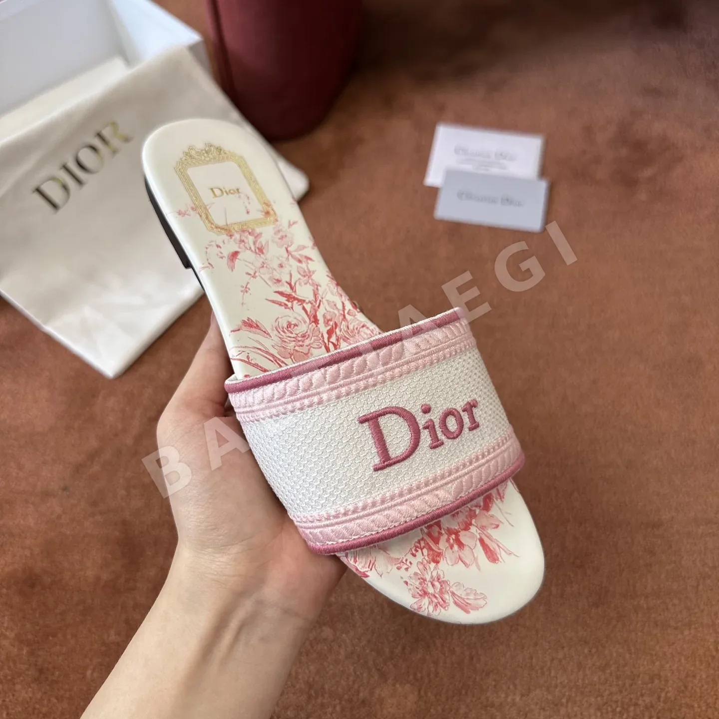 디올 샌들 캔버스 로고 컴퓨터 자수 상세 이미지 3