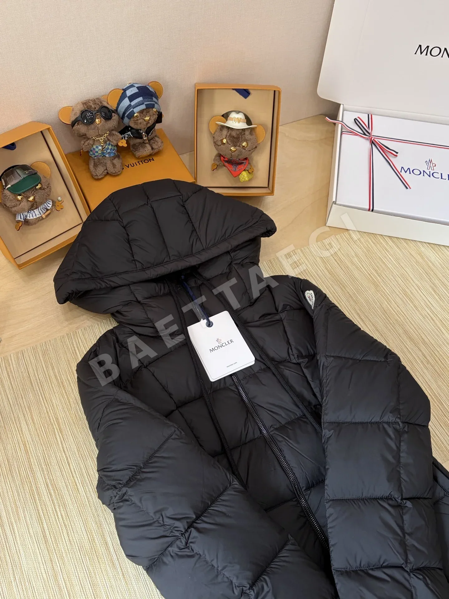 몽클레르 여성 패딩 재킷 상세 이미지 3