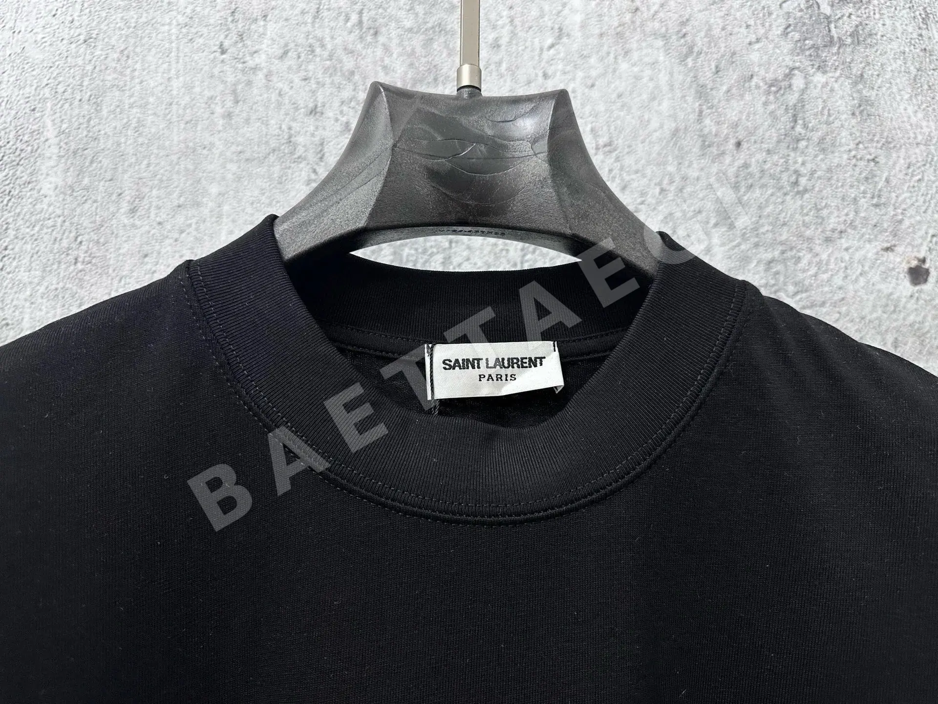 생로랑 라인스톤 장식 여성 반팔 티셔츠 상세 이미지 4