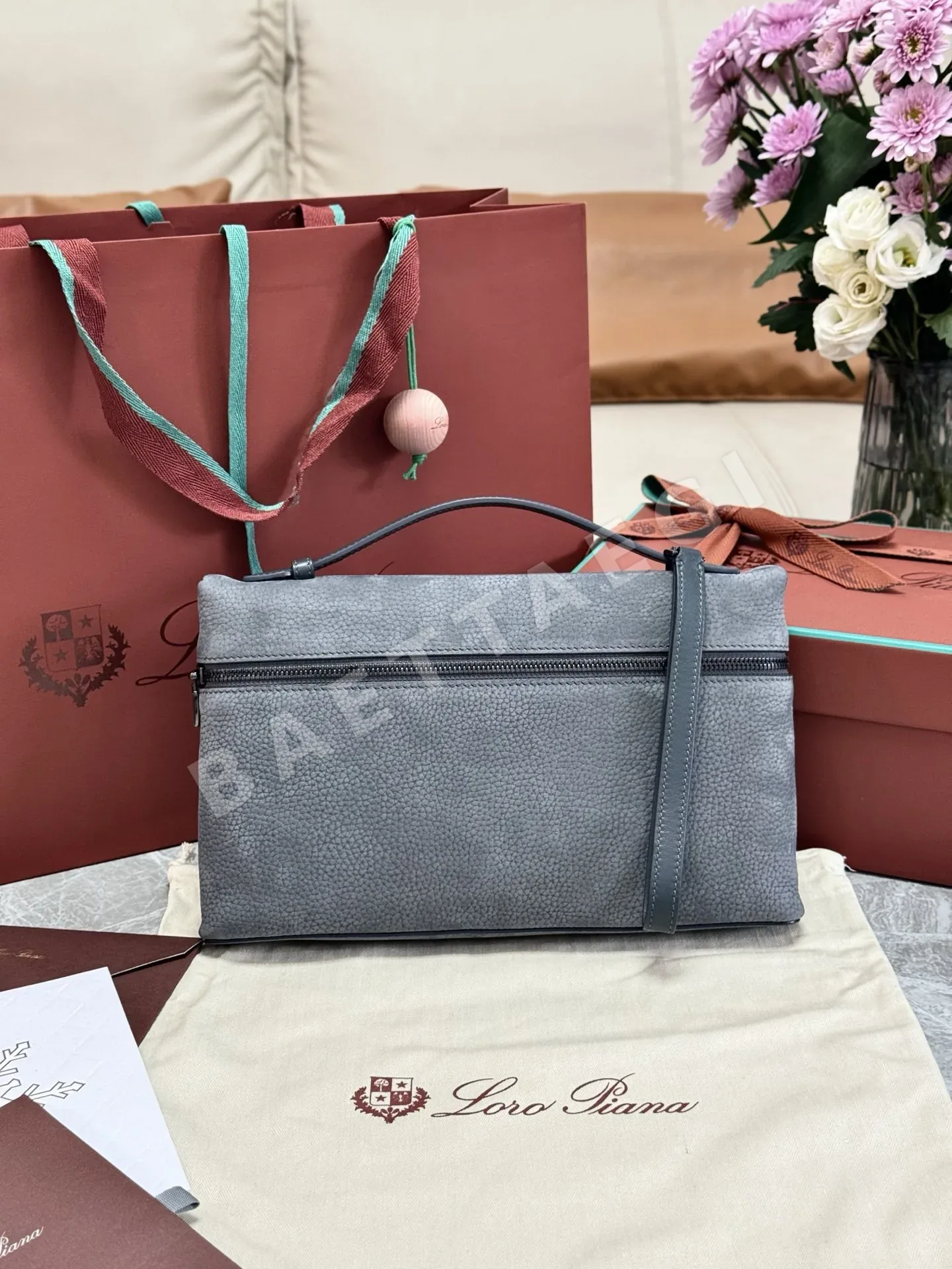 로로피아나 그레인&스무스 가죽 클러치백 133881