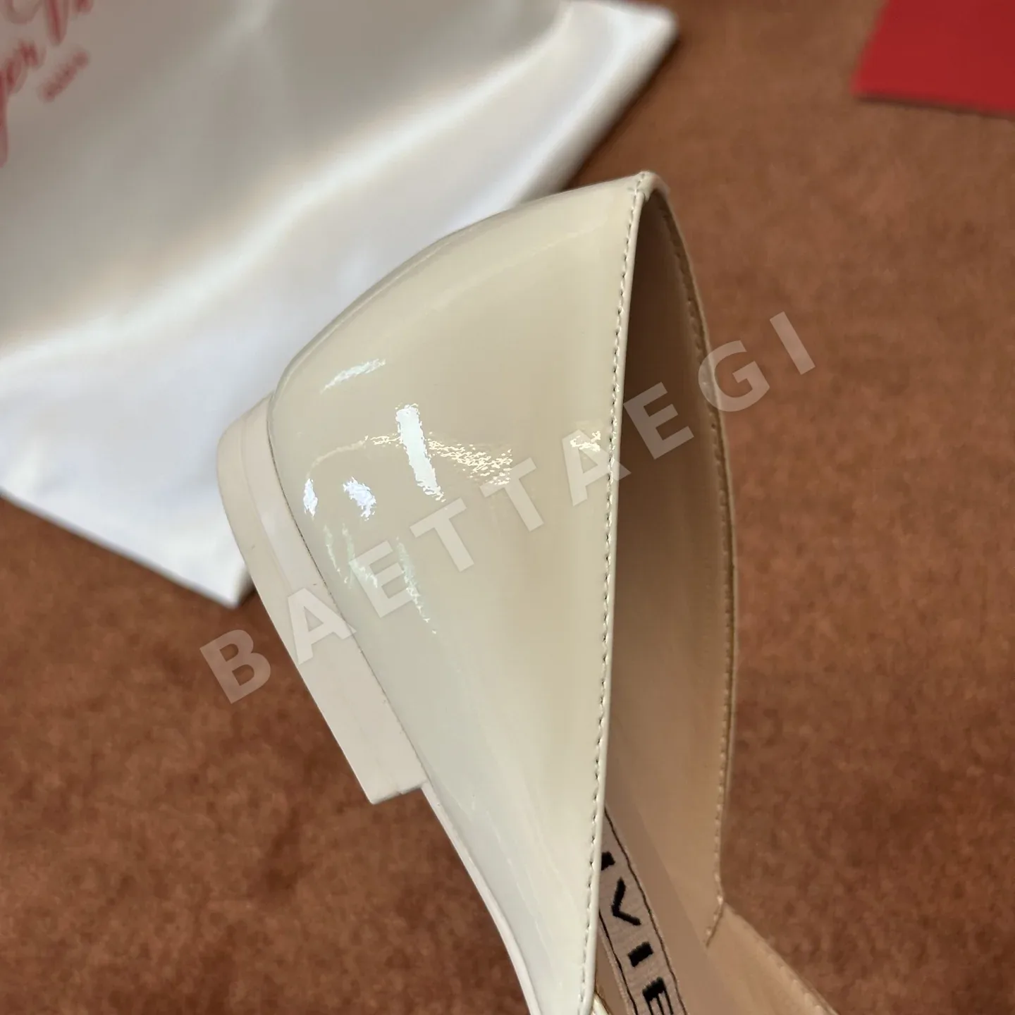 로저비비에 비비에 슬라이드 여성 샌들 상세 이미지 4