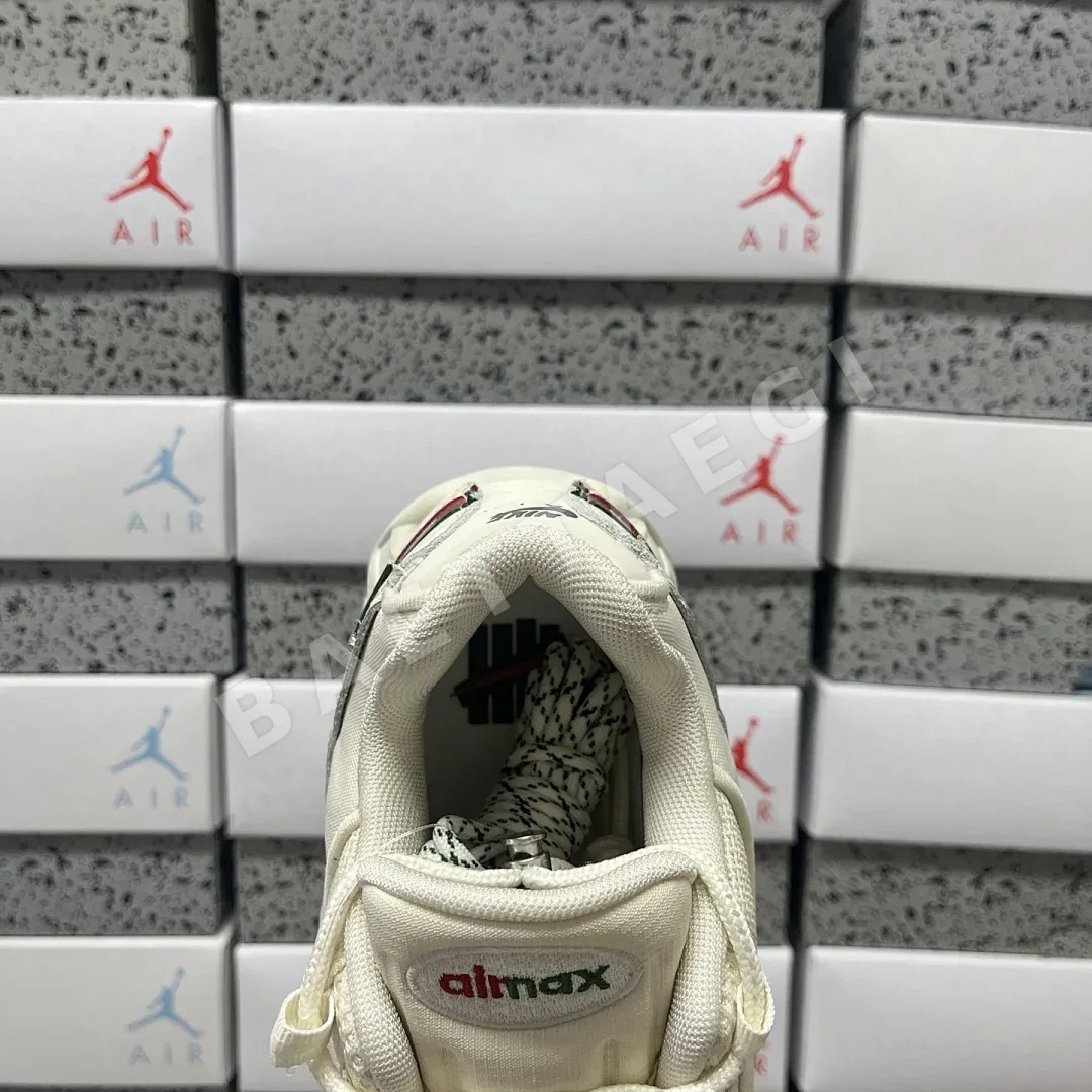 나이키 [KZ2.0] 에어 맥스 95 SP IB4453-100 201214 Nike Air Max 95 SP Undefeated Sail 상세 이미지 5