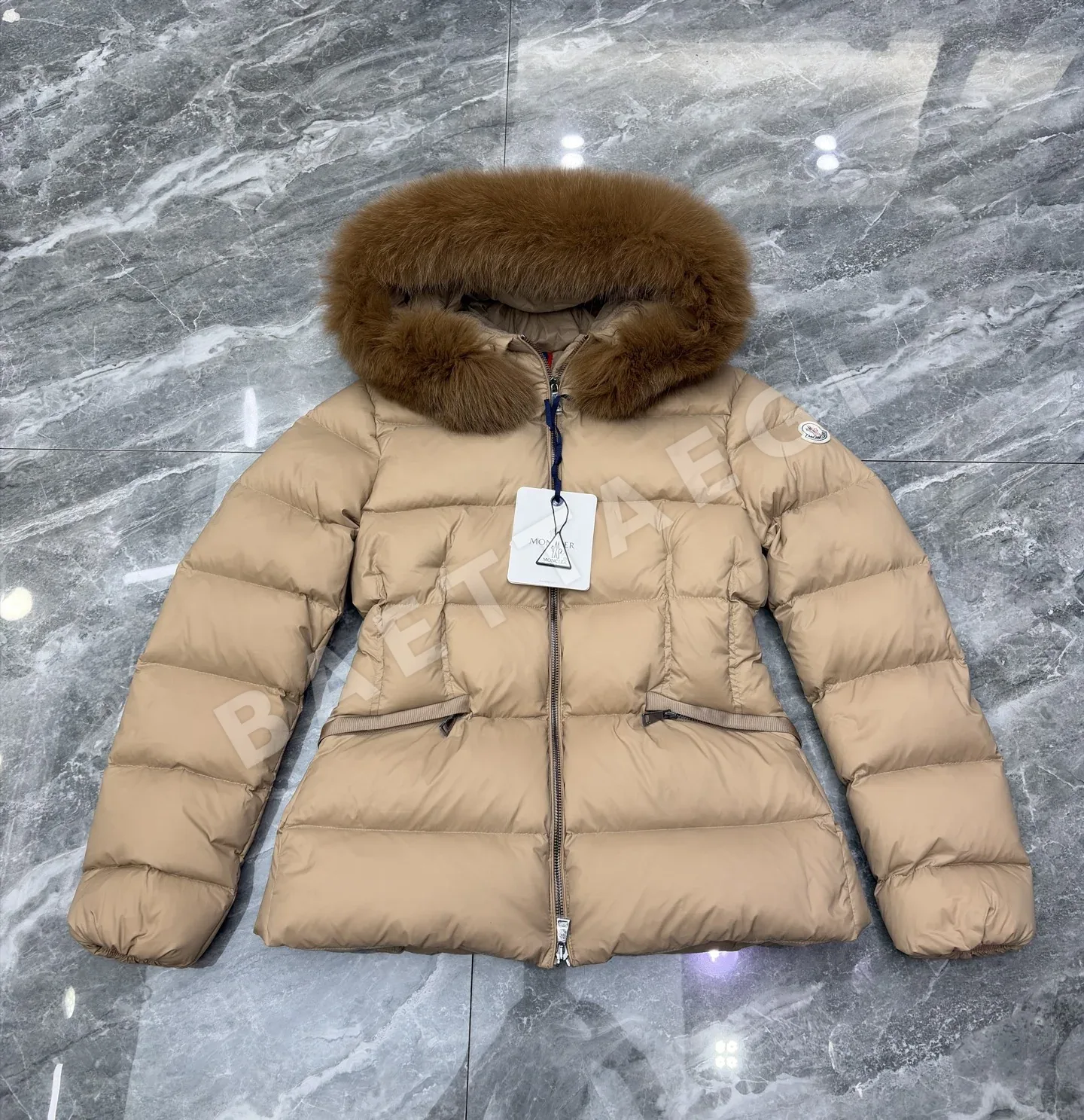 몽클레르 여성 슬림 다운 패딩 재킷 상세 이미지 2