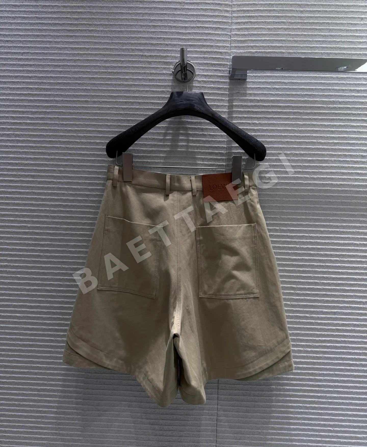 로에베 카키 불규칙 카고 여성 반바지 상세 이미지 8