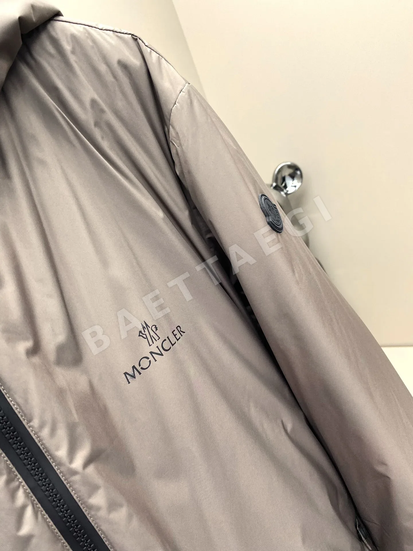 몽클레르 티몰 남성 후드 패딩 재킷 상세 이미지 6