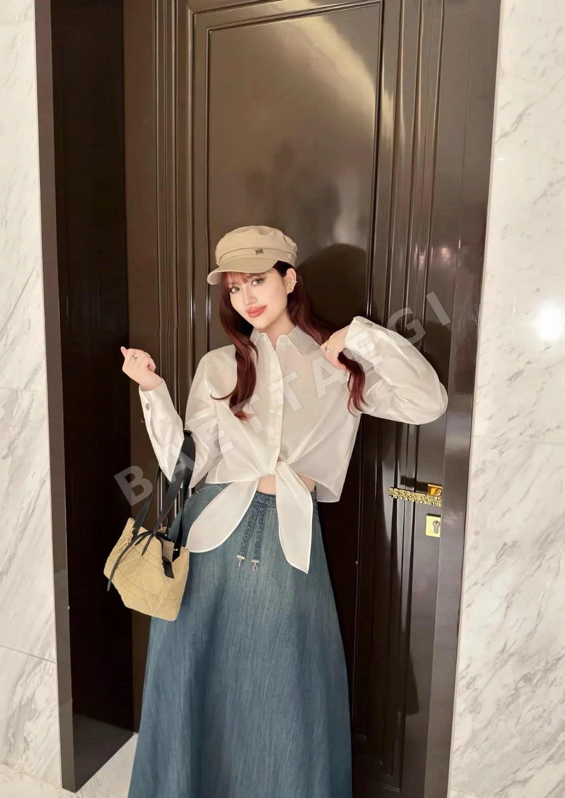 디올 크롭드 화이트 코튼 셔츠 상세 이미지 3