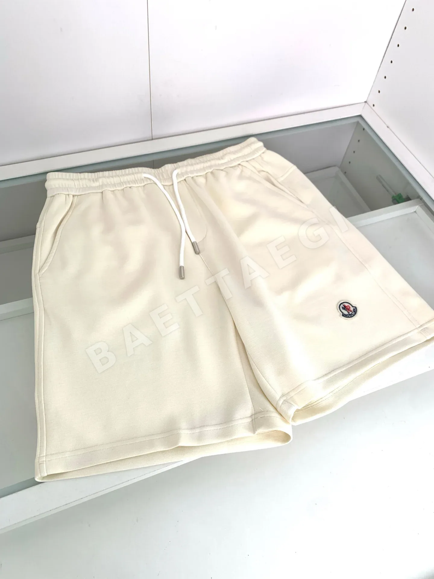 몽클레르 네이비 베이지 캐주얼 남성 반바지 상세 이미지 3