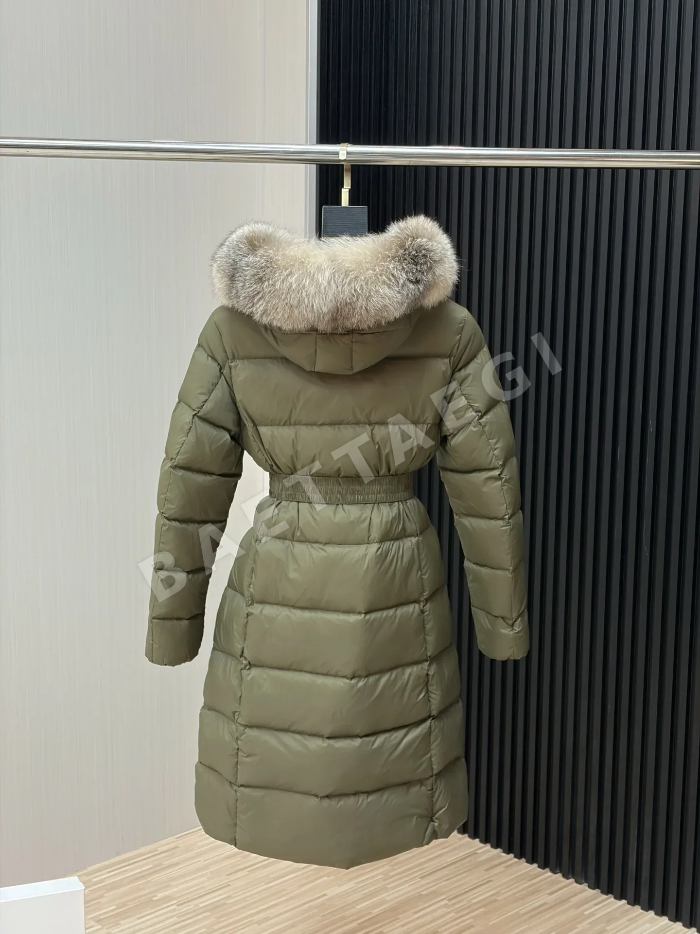 몽클레르 보에딕 여성 구스 다운 패딩 상세 이미지 5