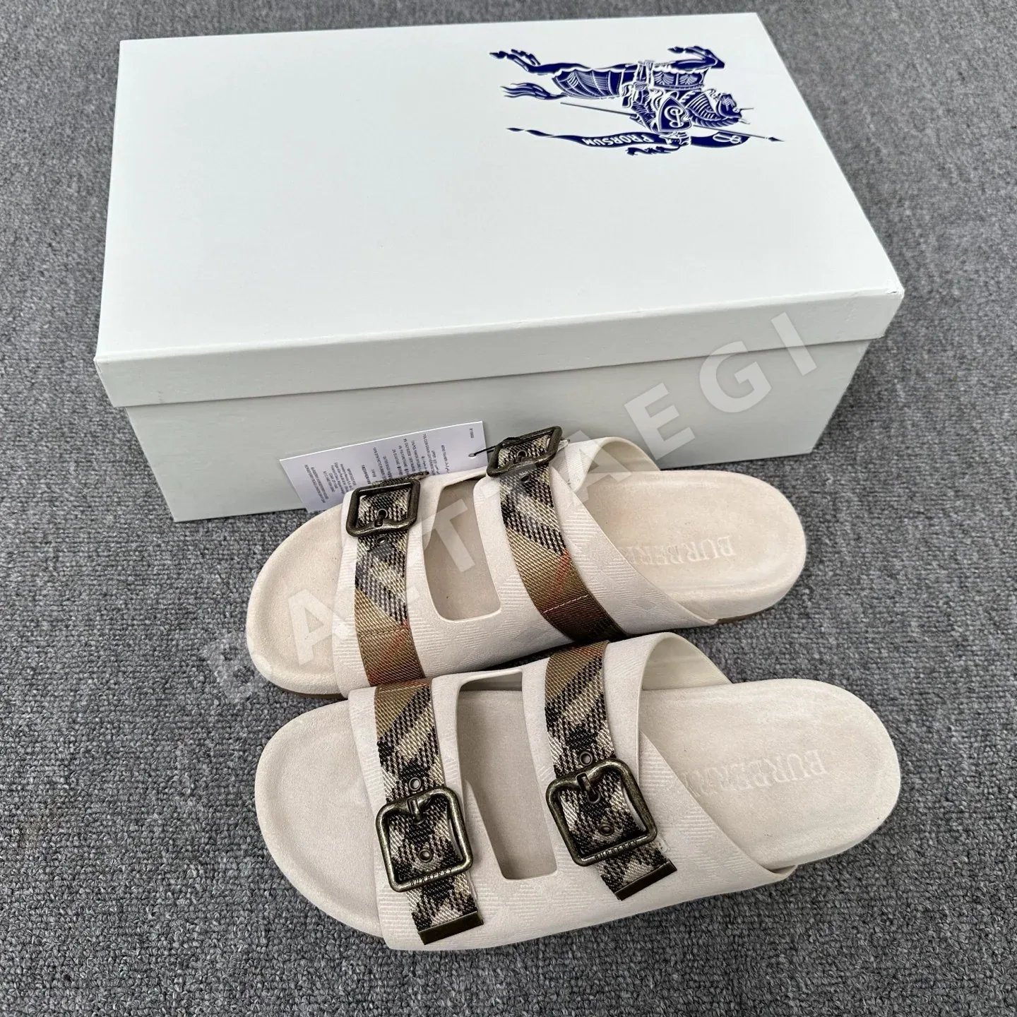 버버리 더블 스트랩 남성 슬리퍼 상세 이미지 1