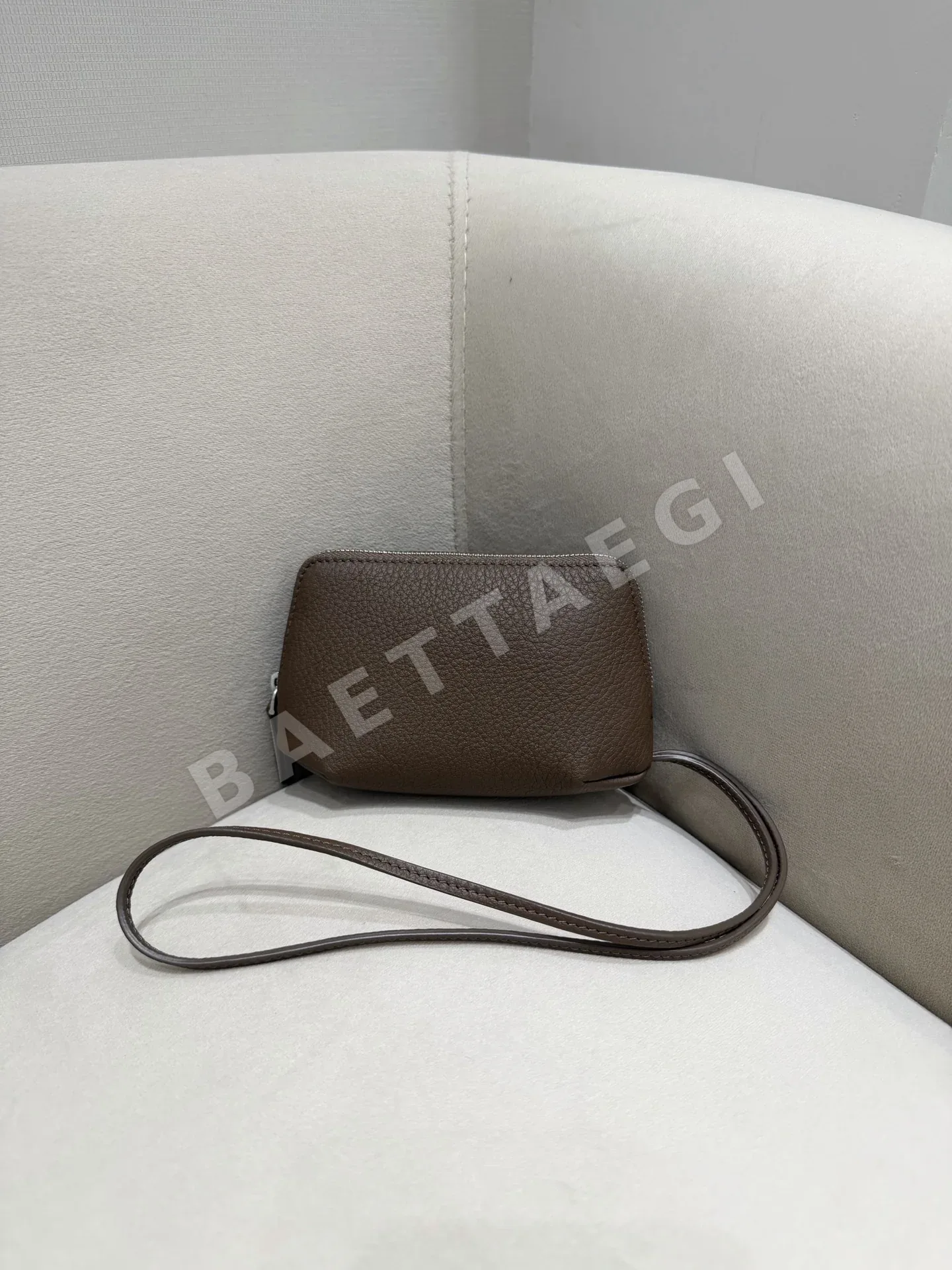 더로우 오웬 파우치 상세 이미지 2