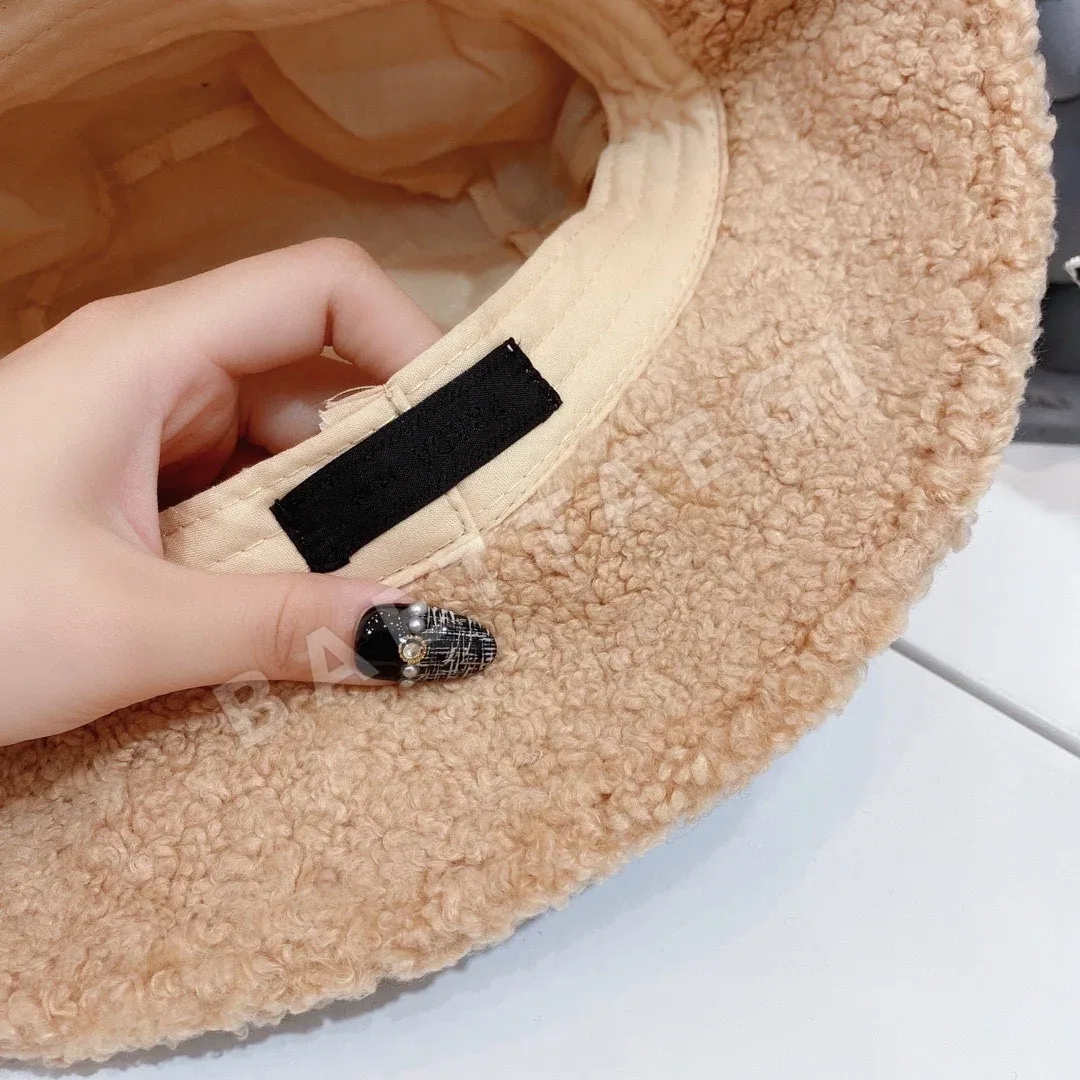 프라다 양가죽 피셔맨 햇 모자 상세 이미지 9