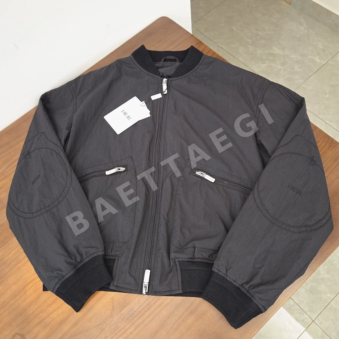 
디올 스톤아일랜드 CD x Stone Island 봄버 재킷, 사이즈 44, 46, 48, 50